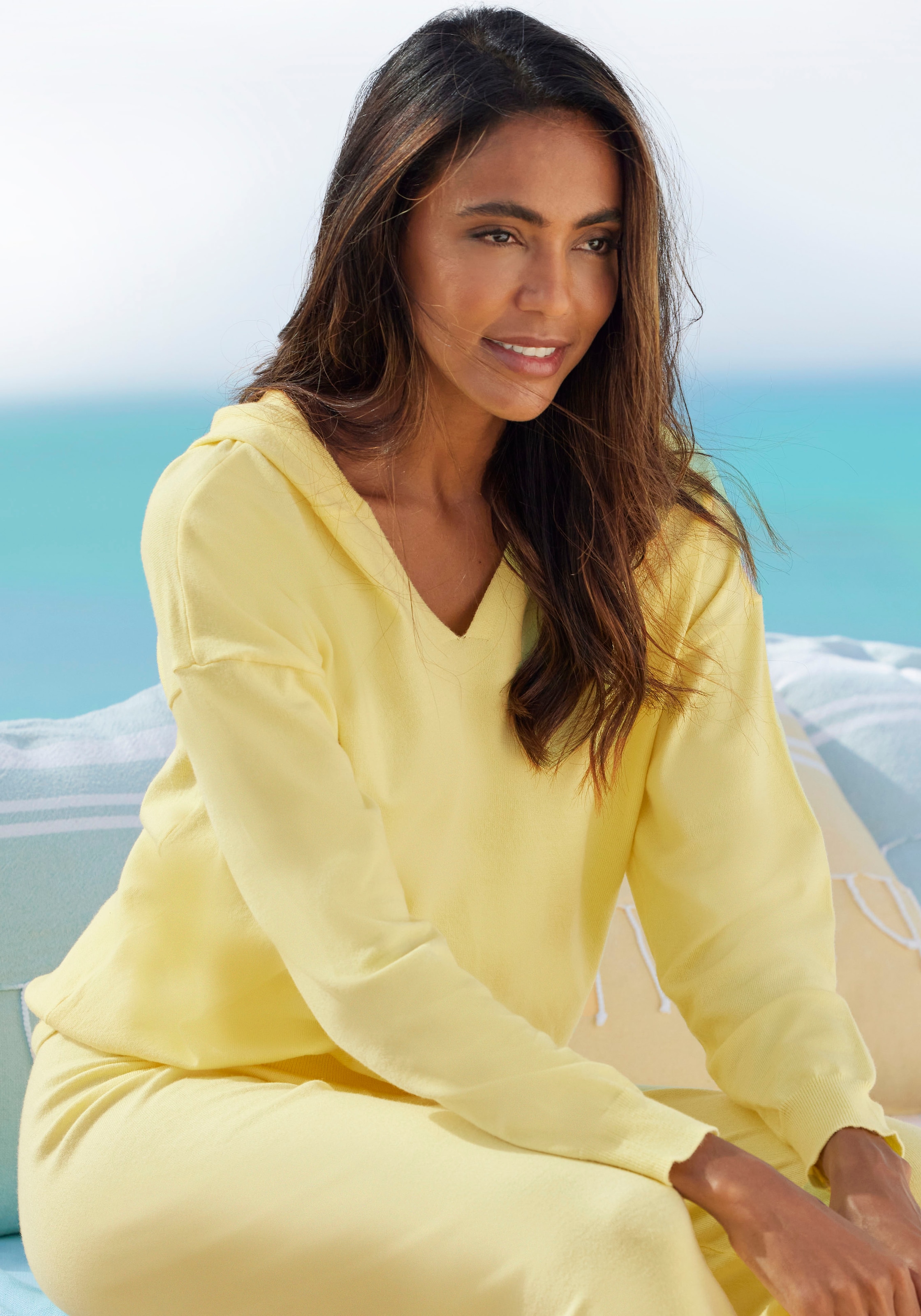 LASCANA Strickpullover, Kapuzensweatshirt aus weicher Viskosemischung, Loungewear