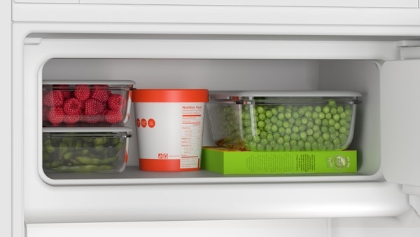 NEFF Einbaukühlschrank »KI2421SE0«, KI2421SE0, 122,1 cm hoch, 54,1 cm breit, Fresh Safe: Schublade für flexible Lagerung von Obst & Gemüse
