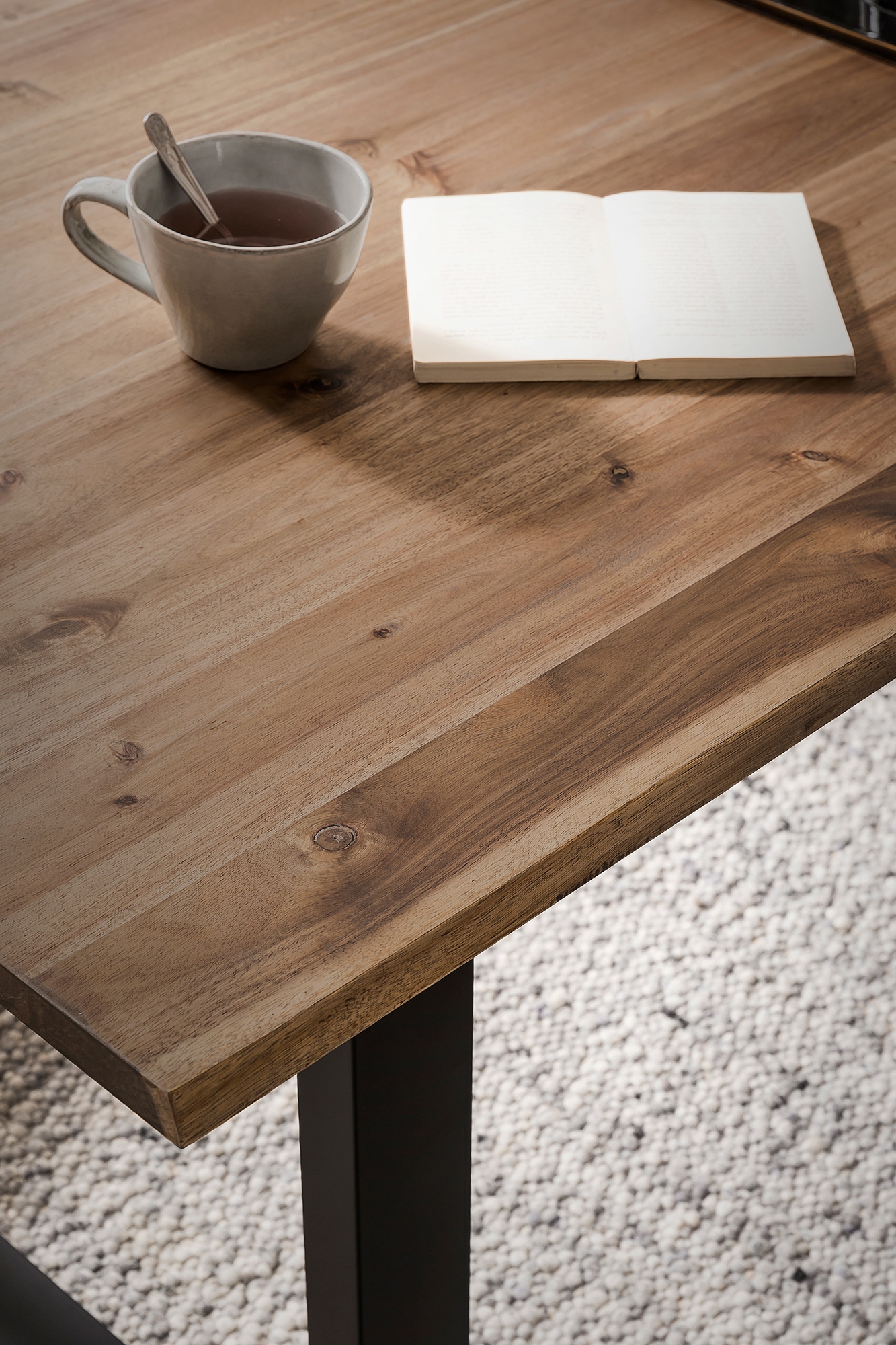 SalesFever Essgruppe »Stilvolle Sitzgruppe« Set, 5 Stk. tlg. Tischplatte behandelt mit OSMO Hartwachs-Öl in seidenmattem Finish