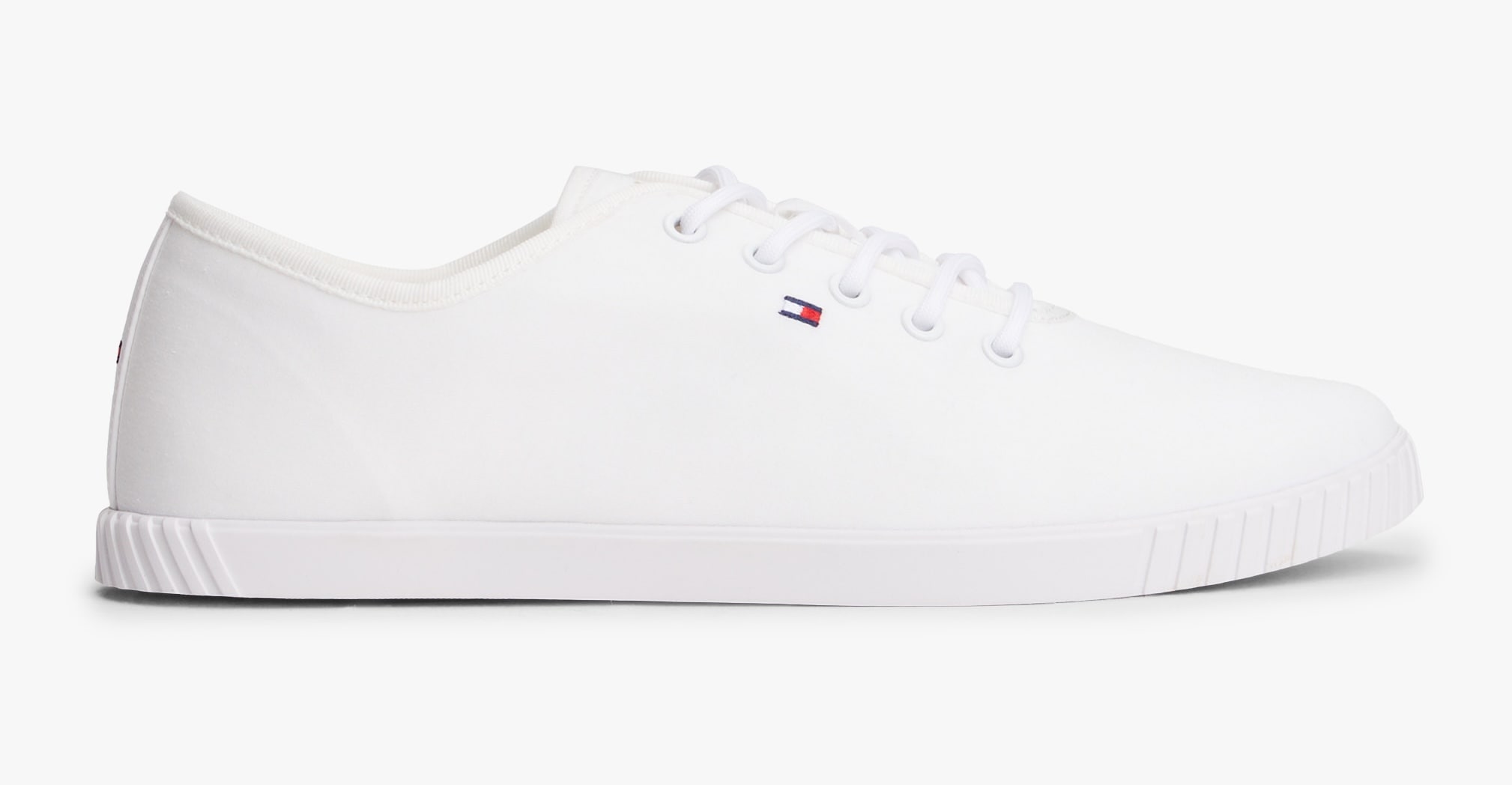 Tommy Hilfiger Sneaker »CANVAS LACE UP SNEAKER«, Freizeitschuh, Halbschuh, Schnürschuh mit gestickter Logoflagge