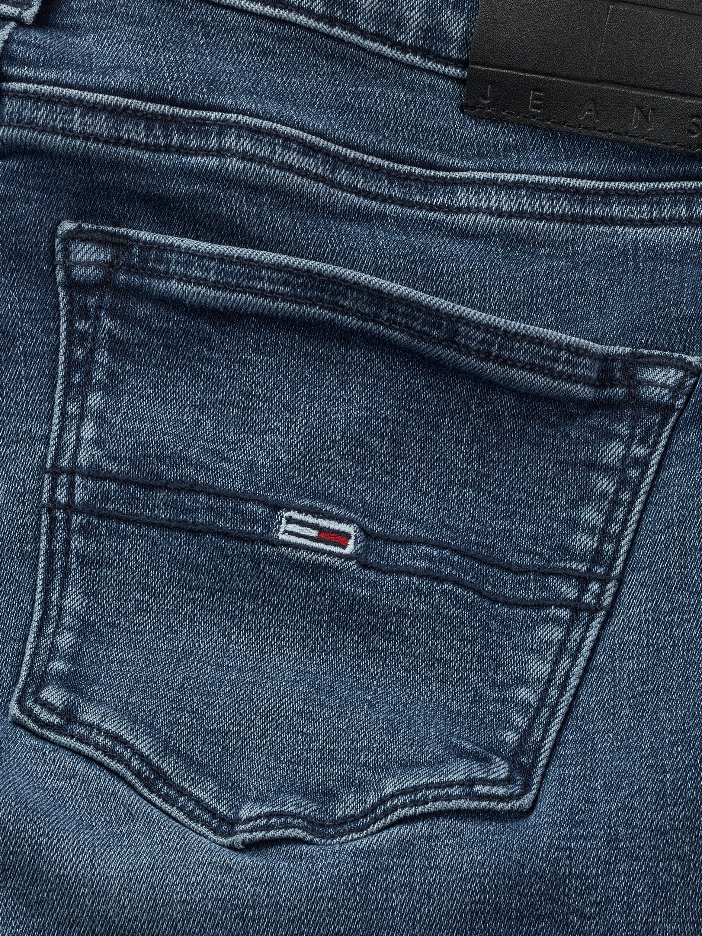Tommy Jeans Skinny-fit-Jeans »NORA MR SKNY«, mit Waschung, mit Logo-Badge