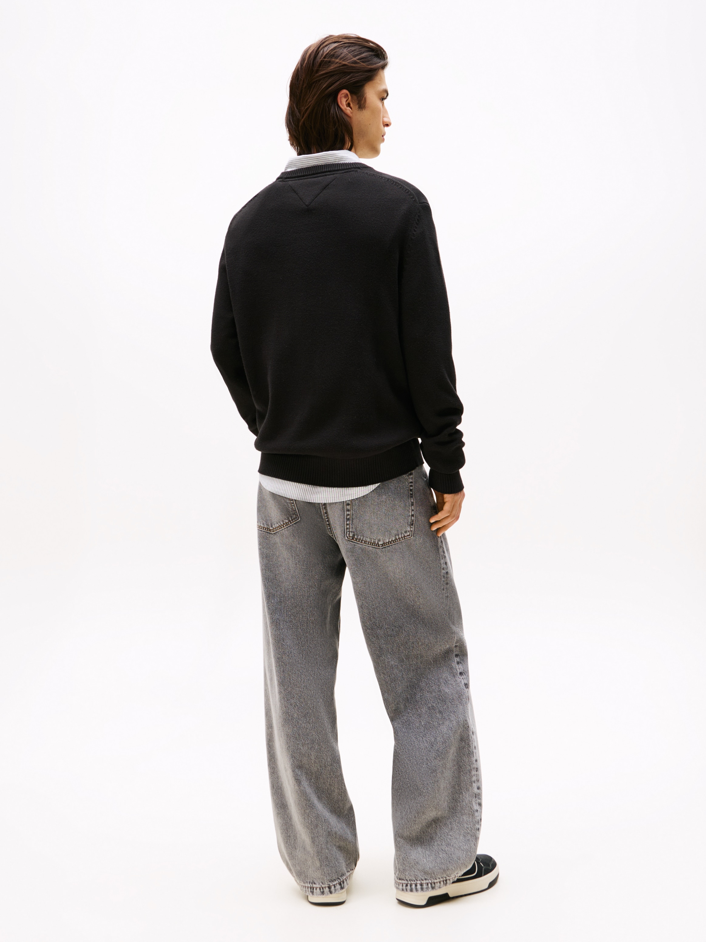 Tommy Jeans Rundhalspullover Slim fit mit Rundhalsausschnitt