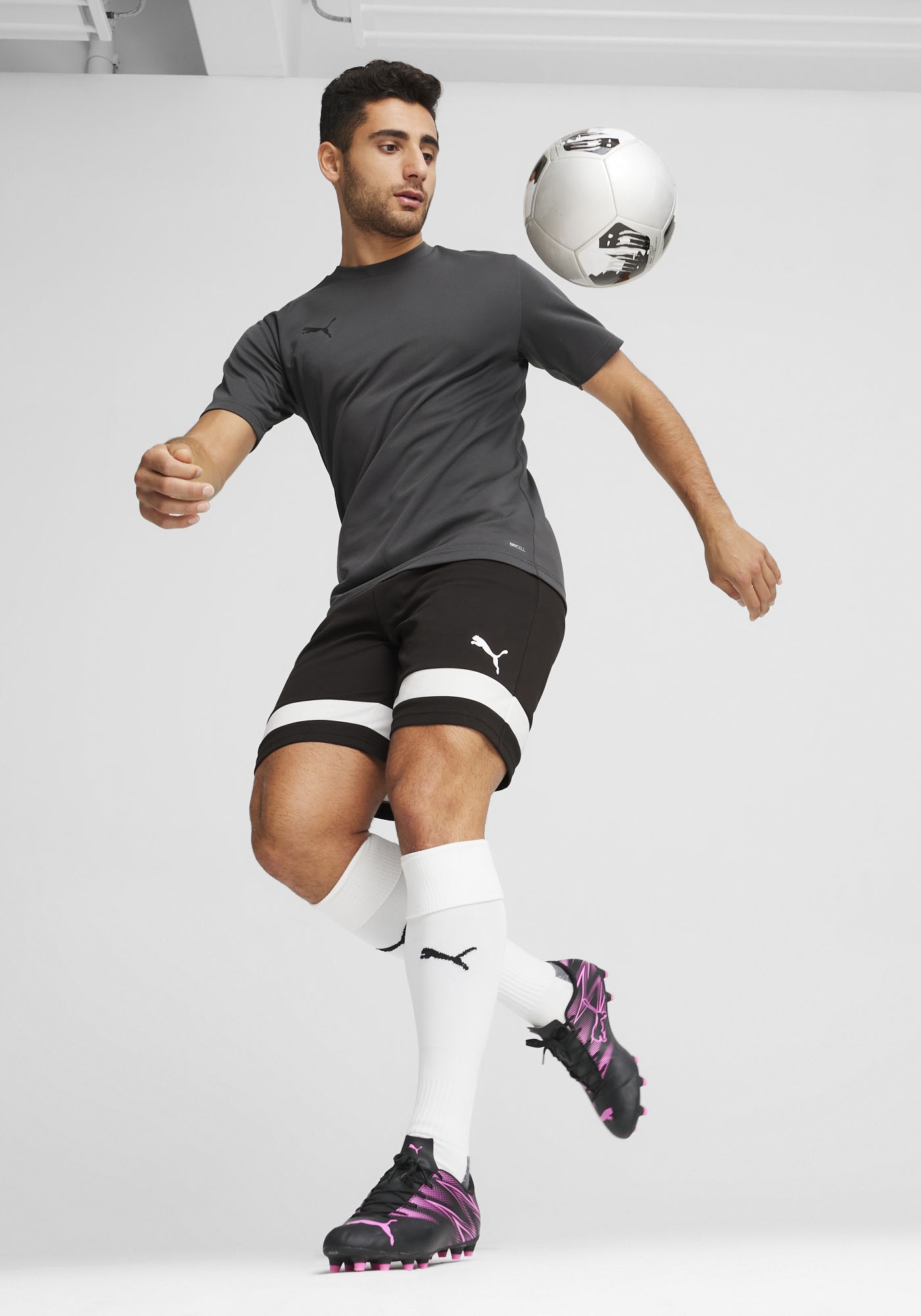 PUMA Trainingsshorts »INDIVIDUALRISE SHORTS«  für Sportmode, mit atmungsaktiven Mesh-Einsätzen, modernes Design