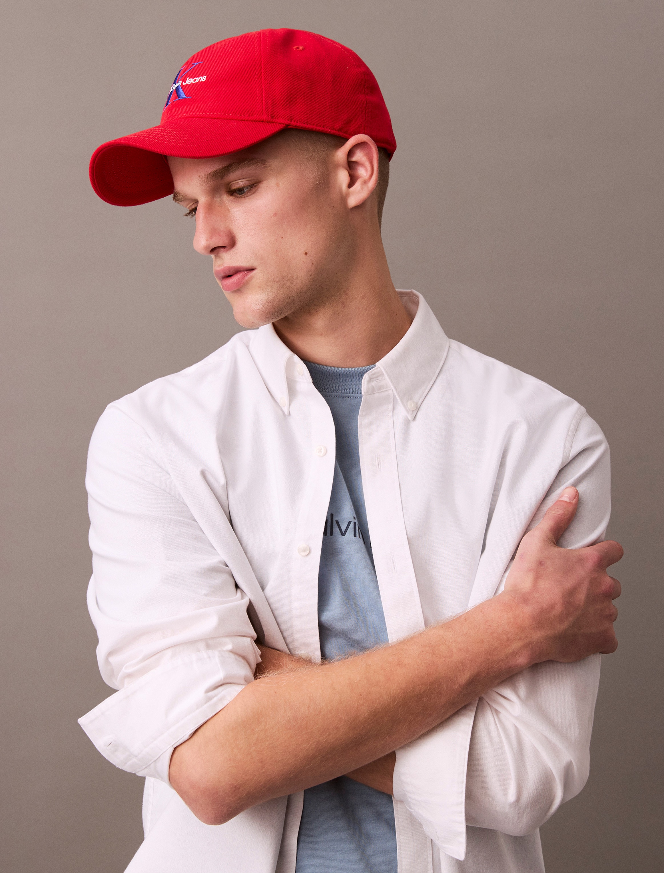 Calvin Klein Jeans Langarmhemd »LS SOLID OXFORD CLASSIC SHIRT«, Mit Rundhalsausschnitt