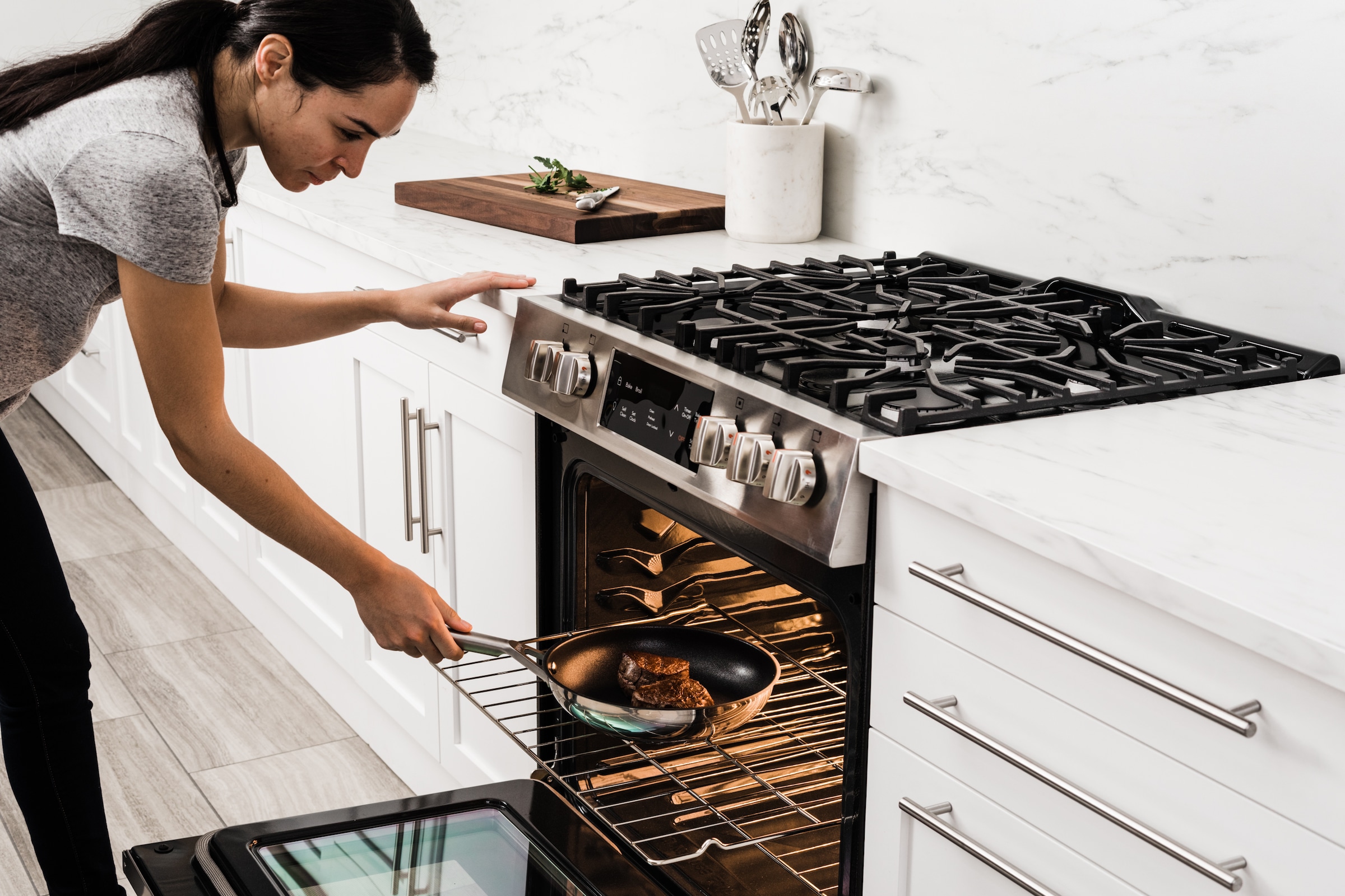 NINJA Bratpfanne »Ninja ZEROSTICK Edelstahl-Pfanne C600DE« Edelstahl 1 Stk. tlg. Edelstahl mit Aluminiumbeschichtung für Braten bei hohen Temperaturen