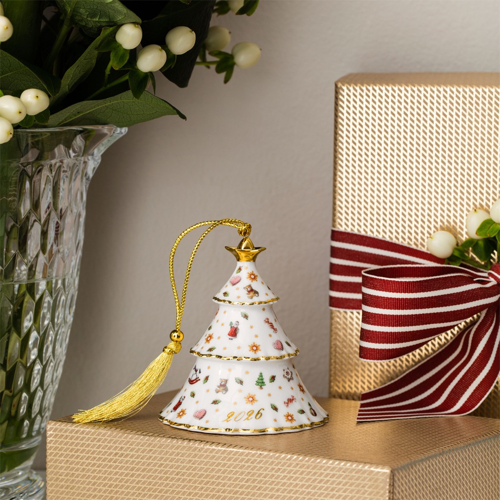Villeroy & Boch Weihnachtsfigur »Ornament Weihnachtsbaum 2026 Christmas Classics 7,4 x 7,4 x 8,4 cm weiß-gold« Nur Dekoration