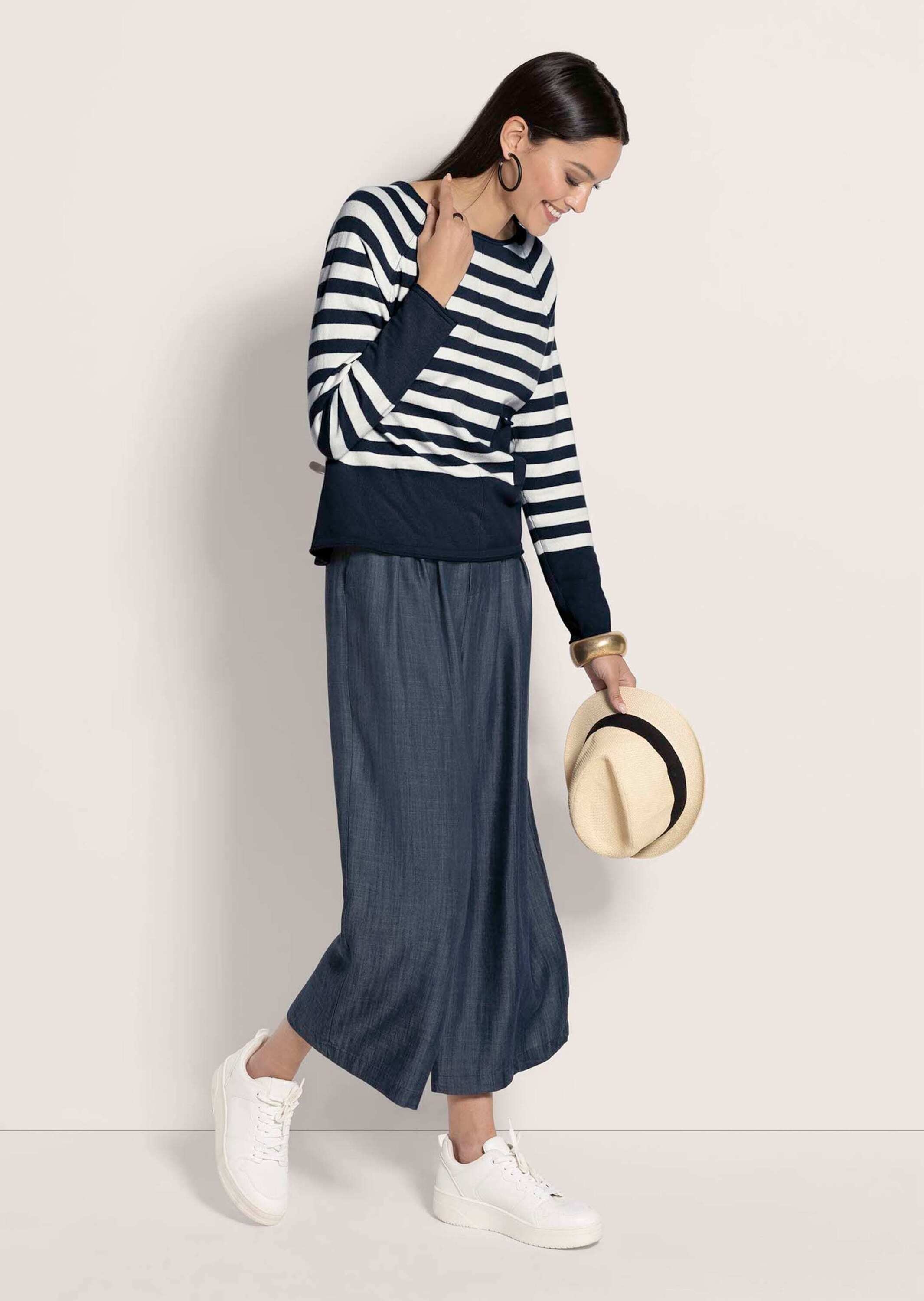 MADELEINE Longpullover »Pullover Rundhals-Pullover mit Tasche«