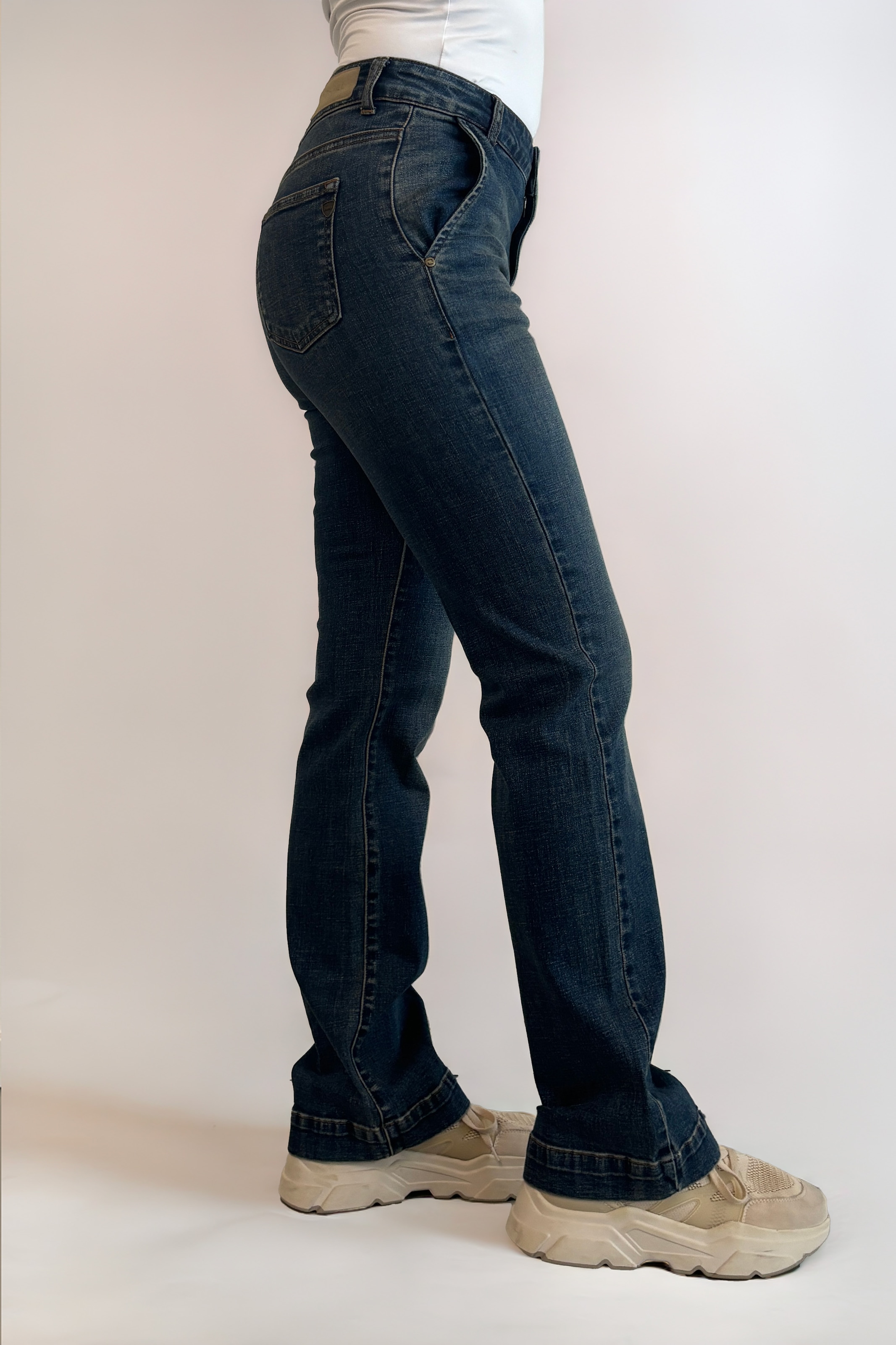 Zhrill Bequeme Jeans »ROA«, mit ausgestelltem Bein