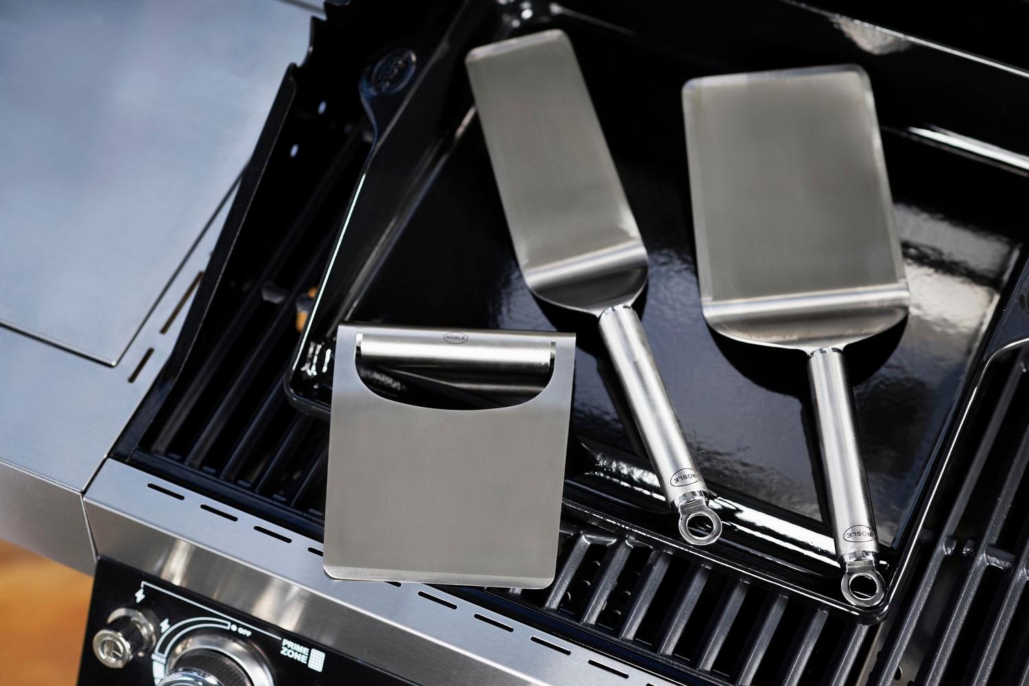 RÖSLE Grillspachtel »Plancha, 25430« mit abgerundeten Ecken zum Wenden von Grillgut, Edelstahl 18/10