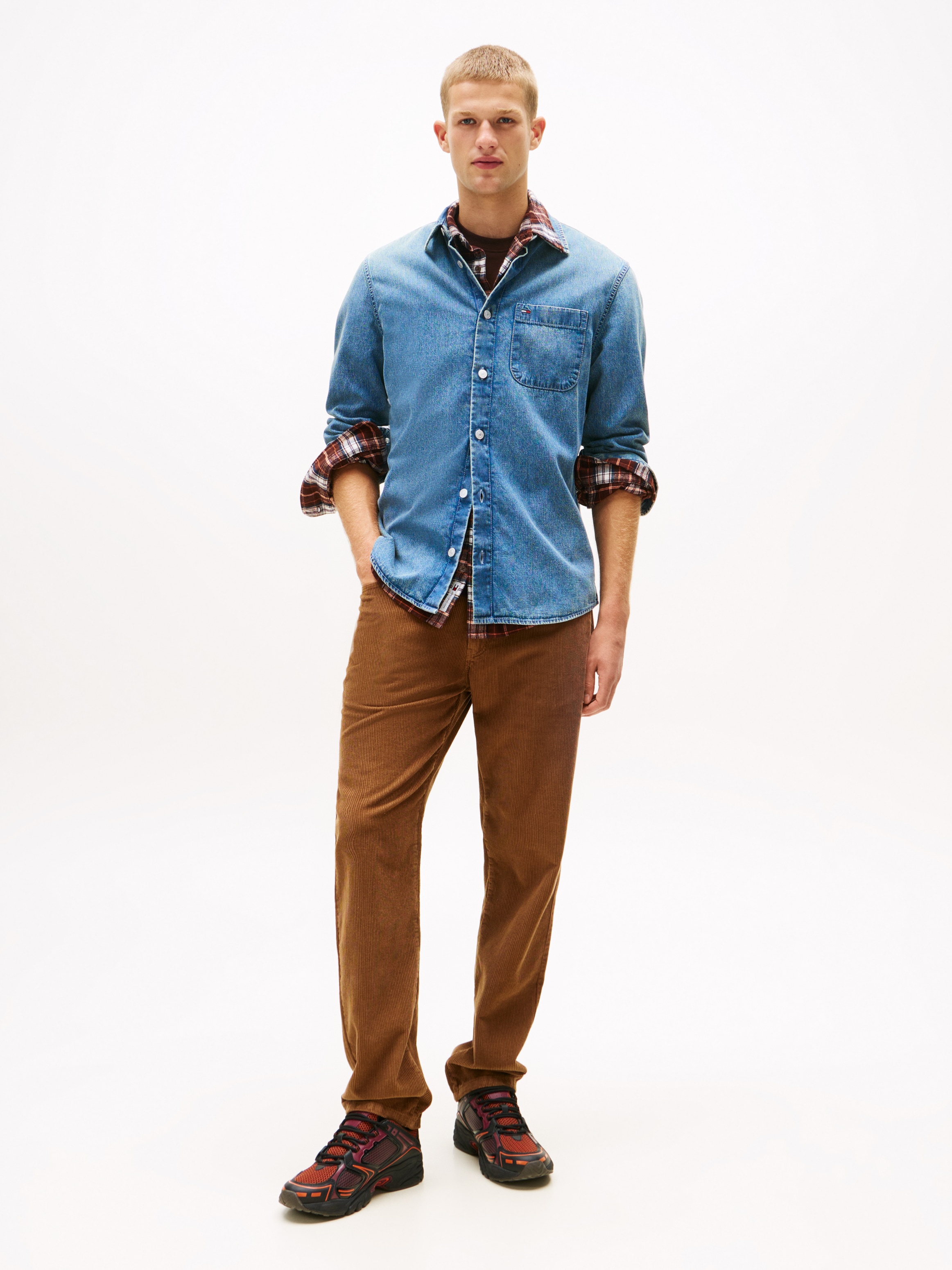 Tommy Jeans Jeanshemd »REGULAR DENIM SHIRT«, Regular fit mit Rundhalsausschnitt