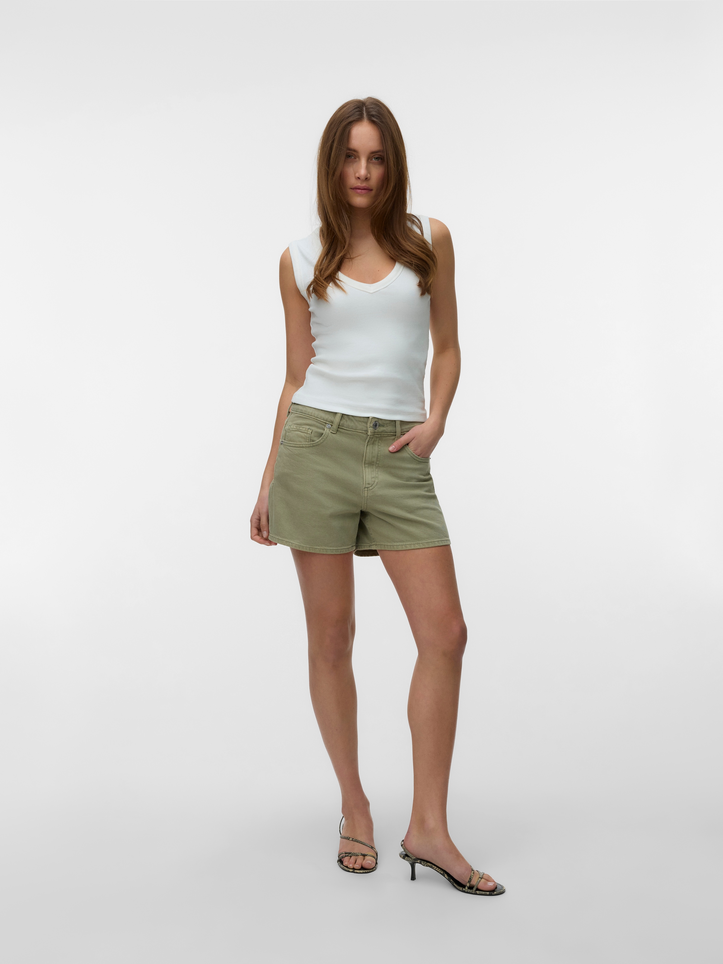 Vero Moda Jeansshorts »VMTESS MR SHORT DNM SHORTS MIX GA NOOS« Baumwollmischung, regular fit