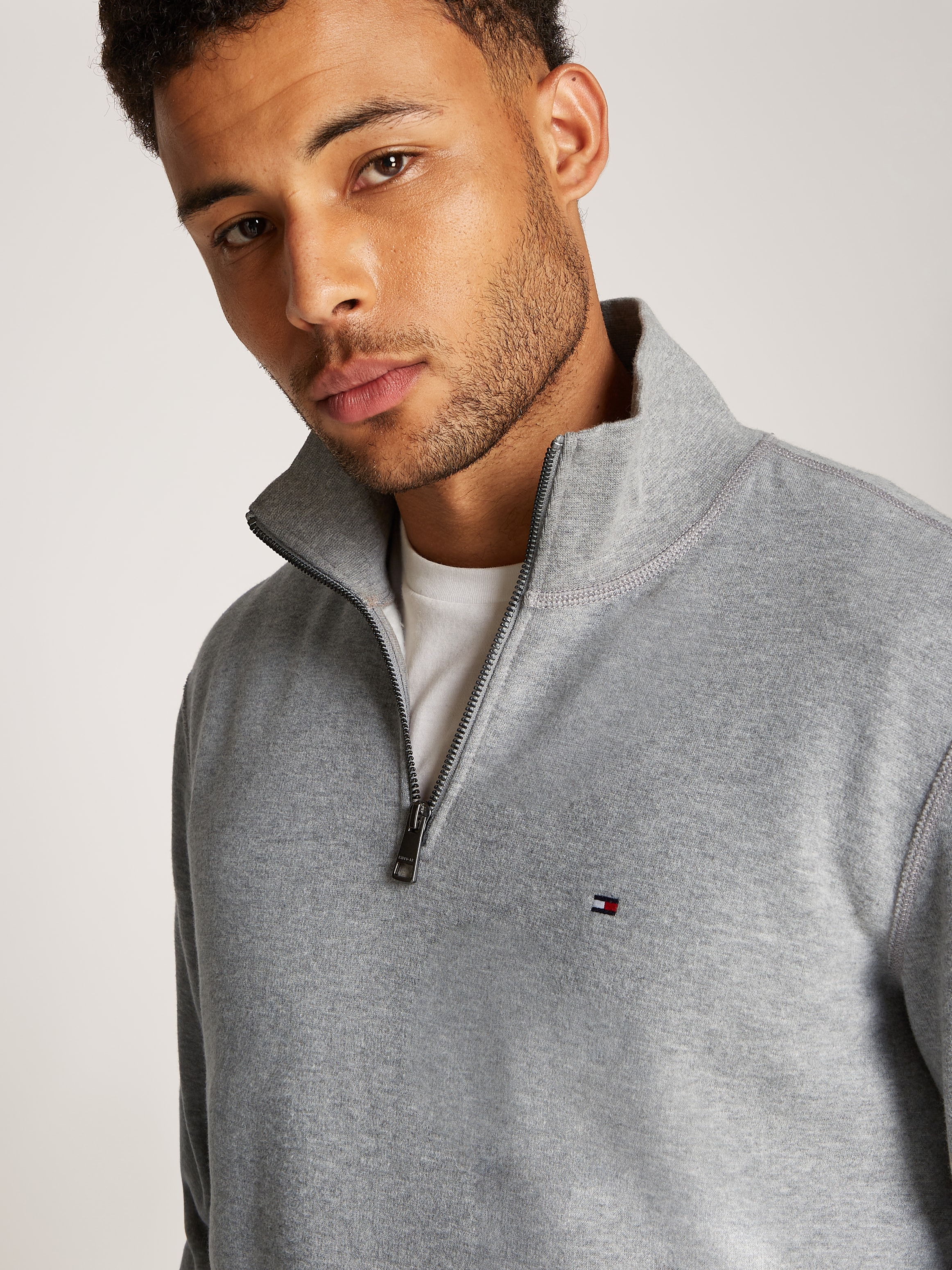 Tommy Hilfiger Sweatshirt »ESSENTIAL FLEECE 1/4 ZIP«, mit Stehkragen