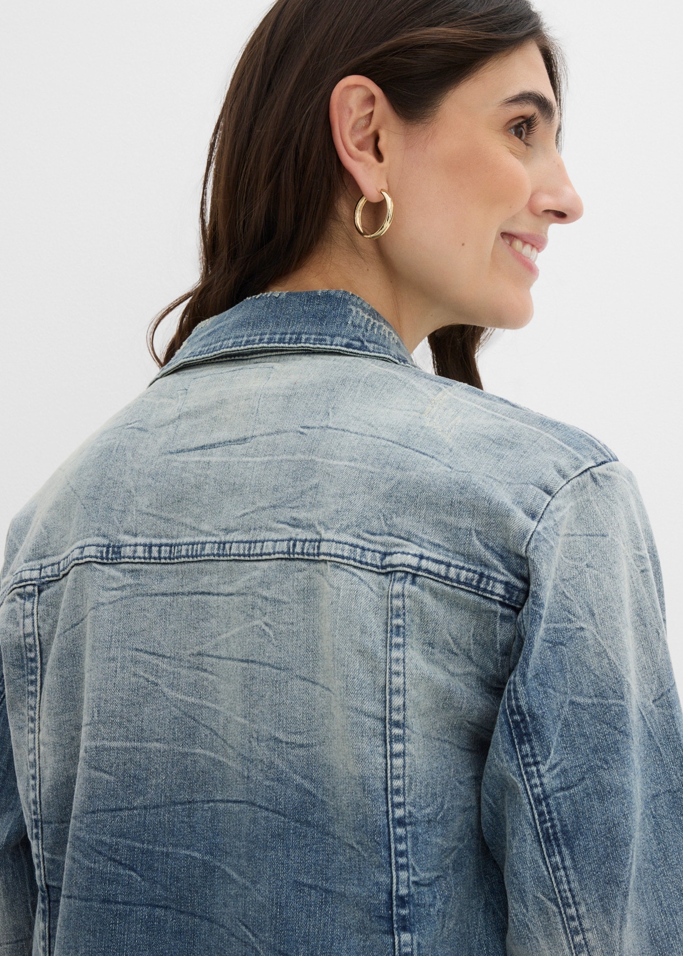 bonprix Jeansjacke mit Kapuze lange, bequeme Passform, mit Eingriffs- und Brusttaschen