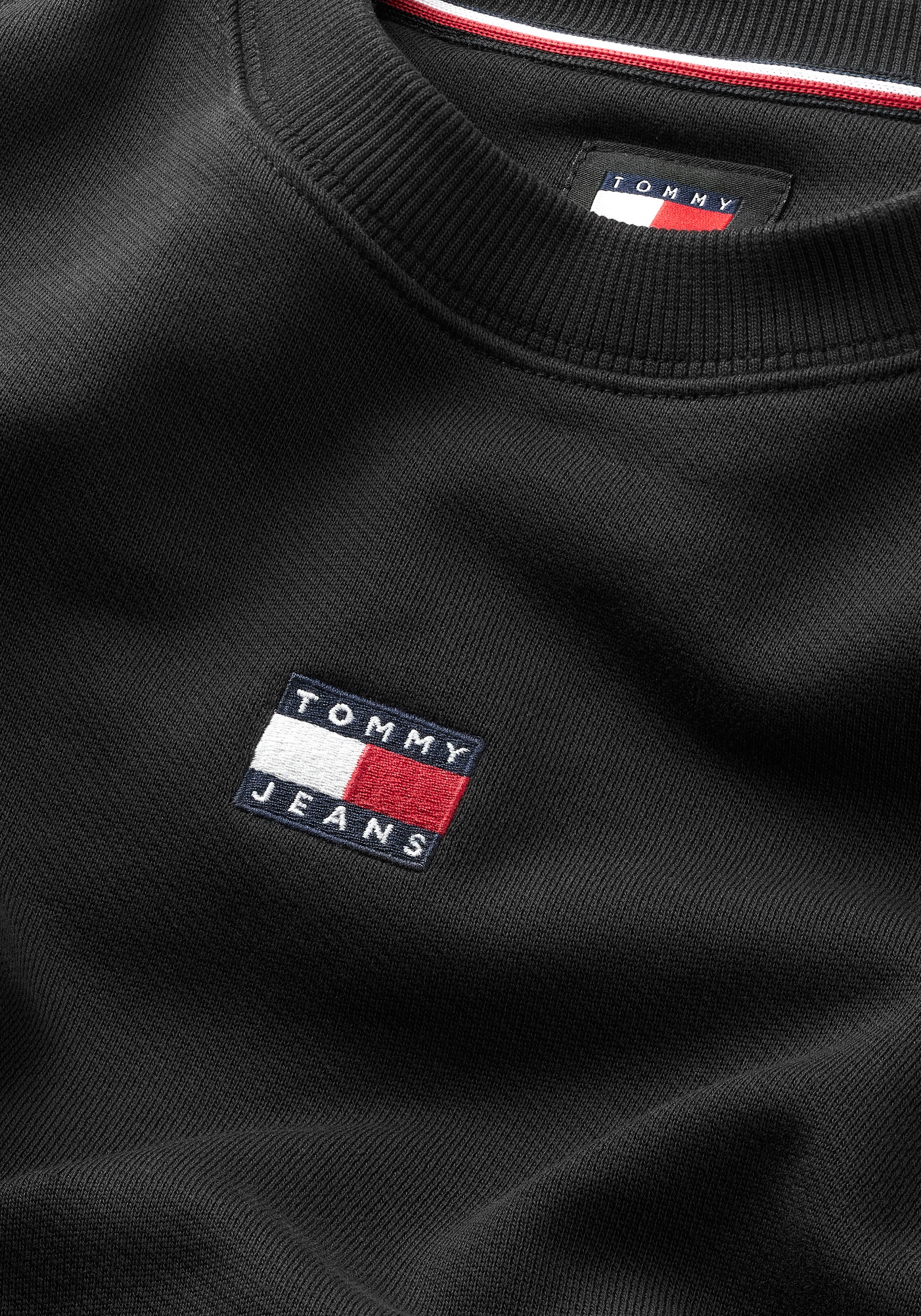 Tommy Jeans Sweatshirt »Sweatshirt TJW BXY BADGE«, mit Dropshoulder-Design und Frontlogo