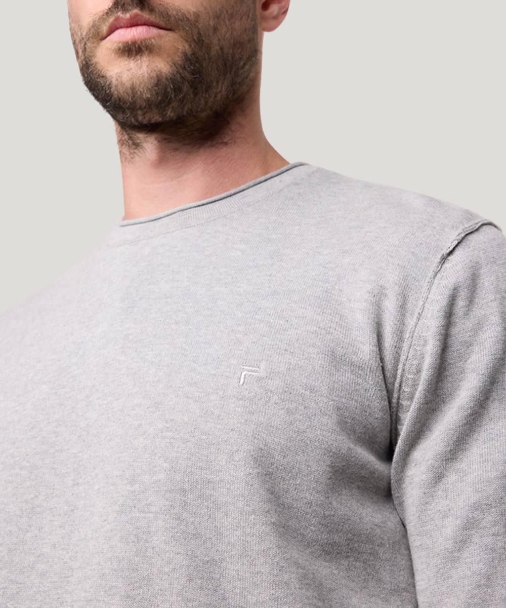 Pioneer Authentic Jeans Rundhalspullover, Ausschnitt mit Rollkante, Außennähte