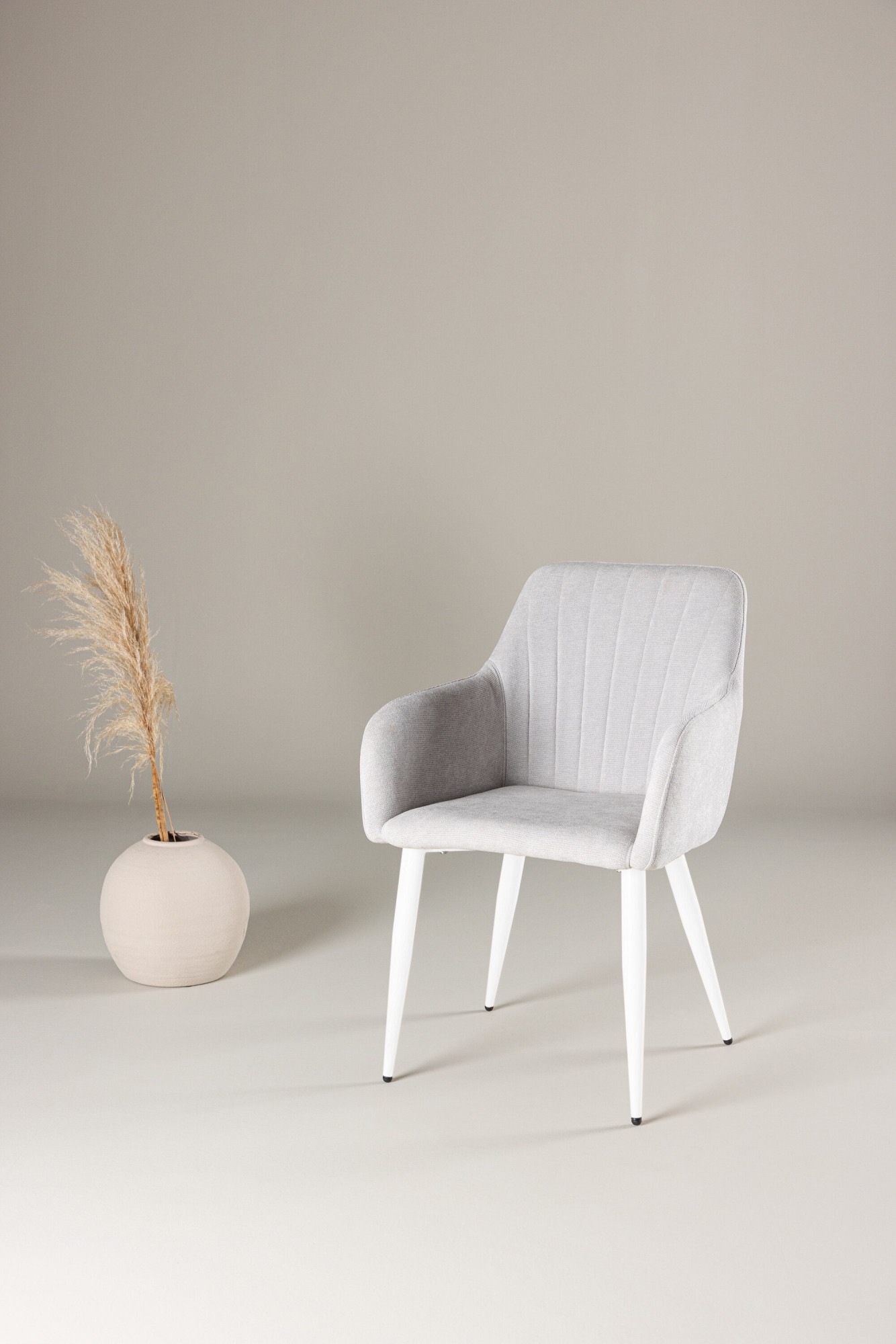 Venture Home Esszimmerstuhl »Comfort, 2er-Set Esszimmerstühle in Hellgrau, weiße Beine, robust« () 2 Stk.Polsterstuhl, Leinen-Bezug hellgrau, weiße Stahlbeine, Armlehnen
