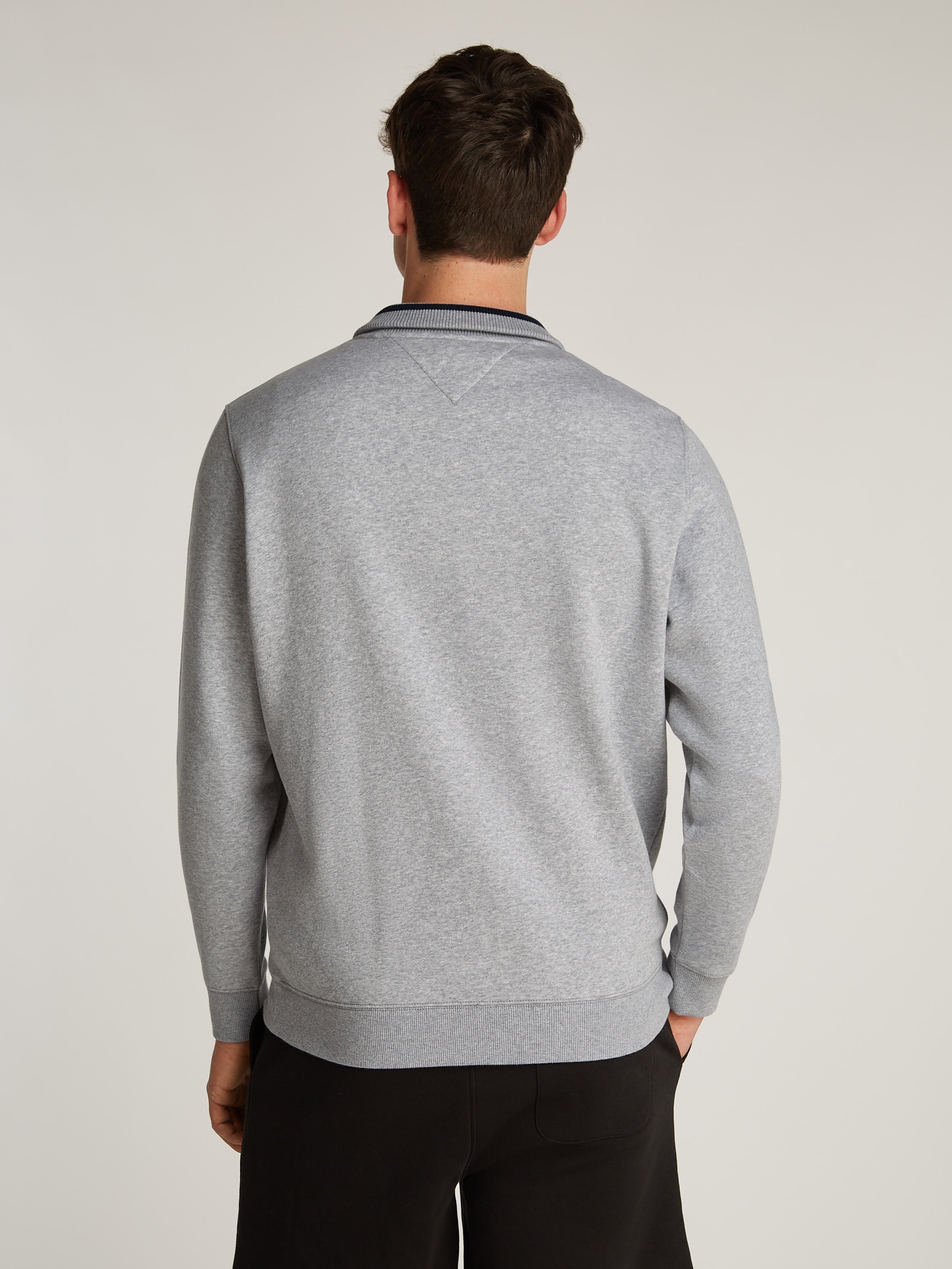 Tommy Jeans Sweatjacke »TJM REG FLEECE ZIP THRU EXT«, mit Logostickerei