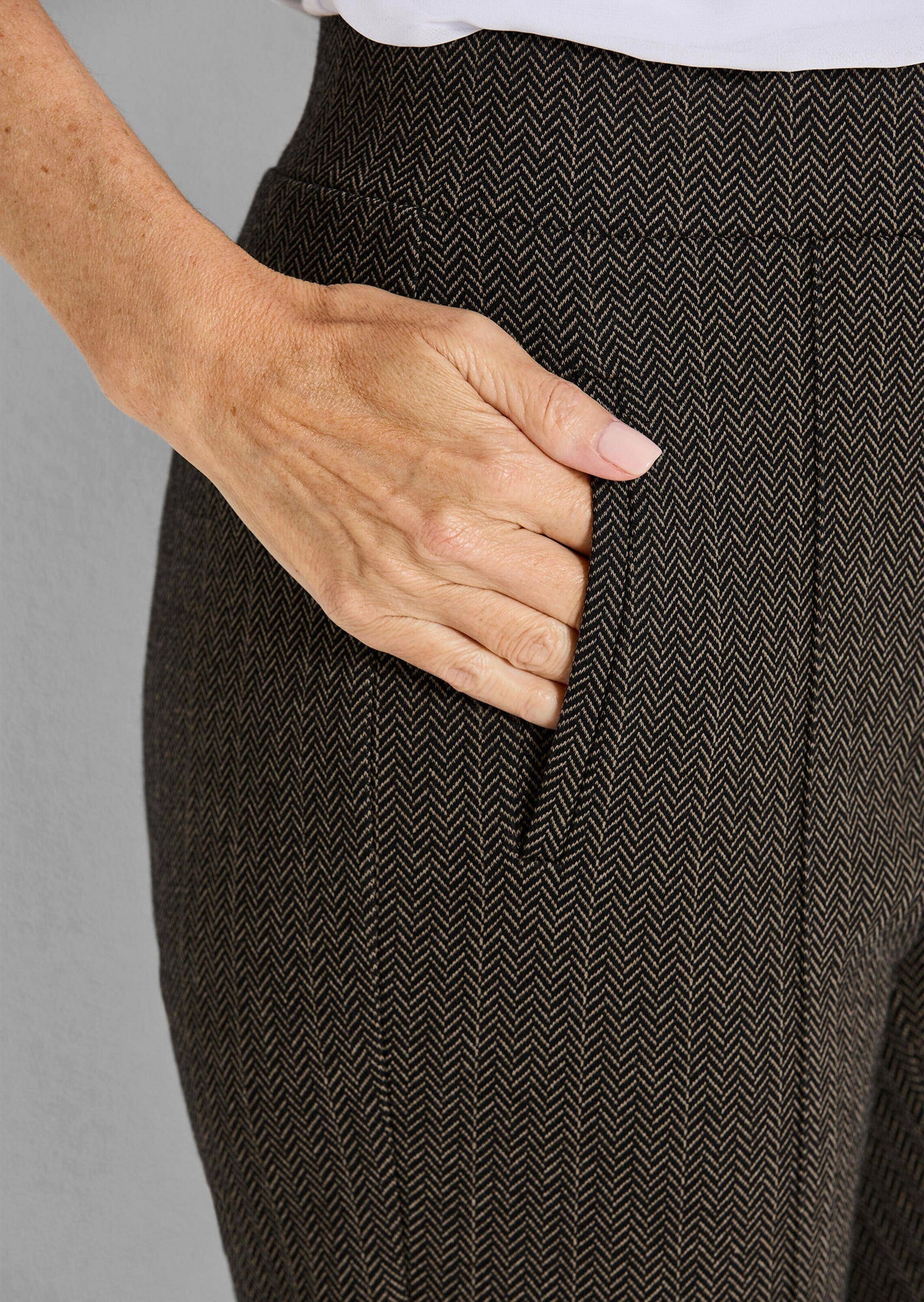 GOLDNER Schlupfhose »Kurzgröße Hose CARLA mit Fischgrätmuster«