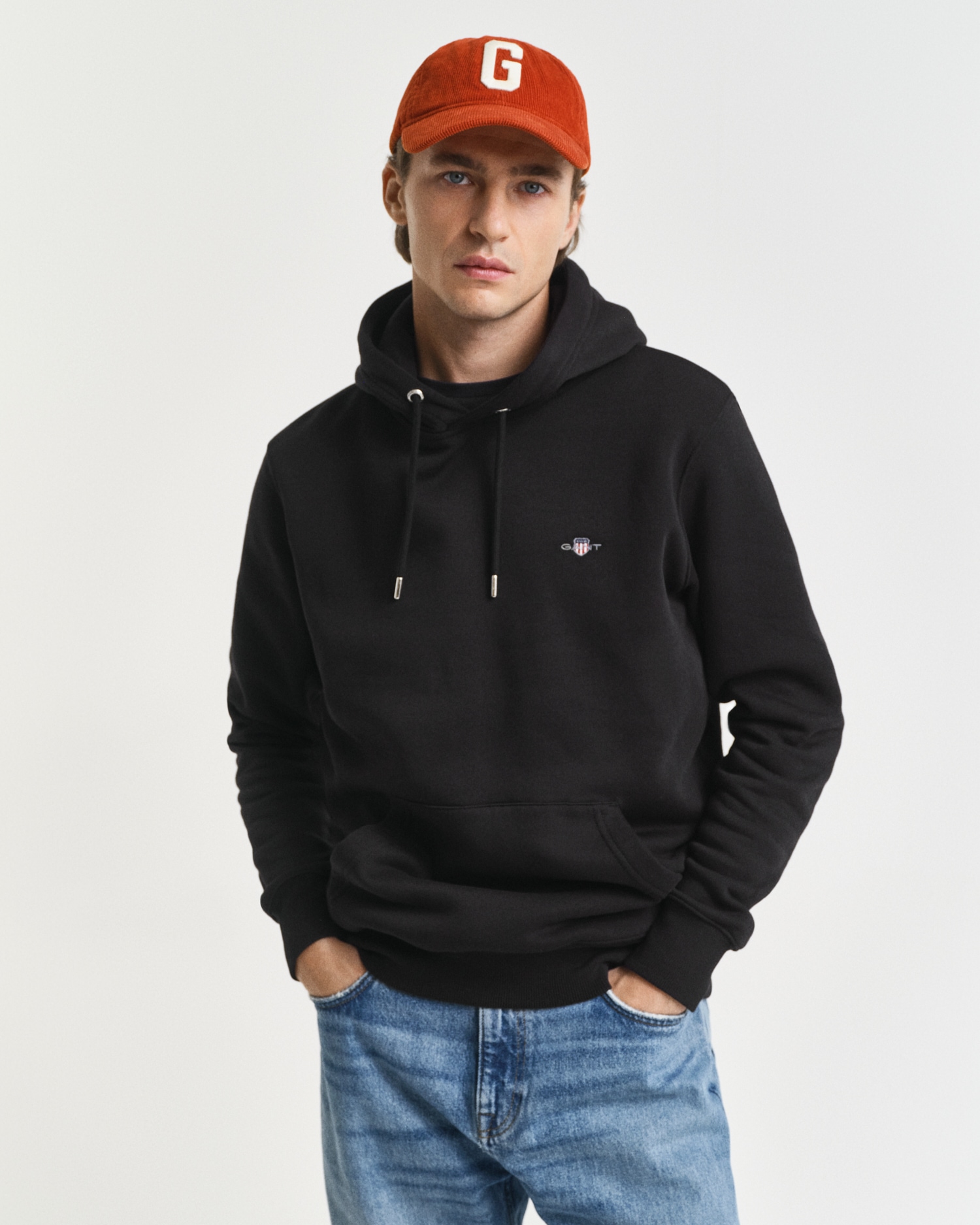 Gant Hoodie »REG SHIELD HOODIE«, mit Logostickerei auf der Brust
