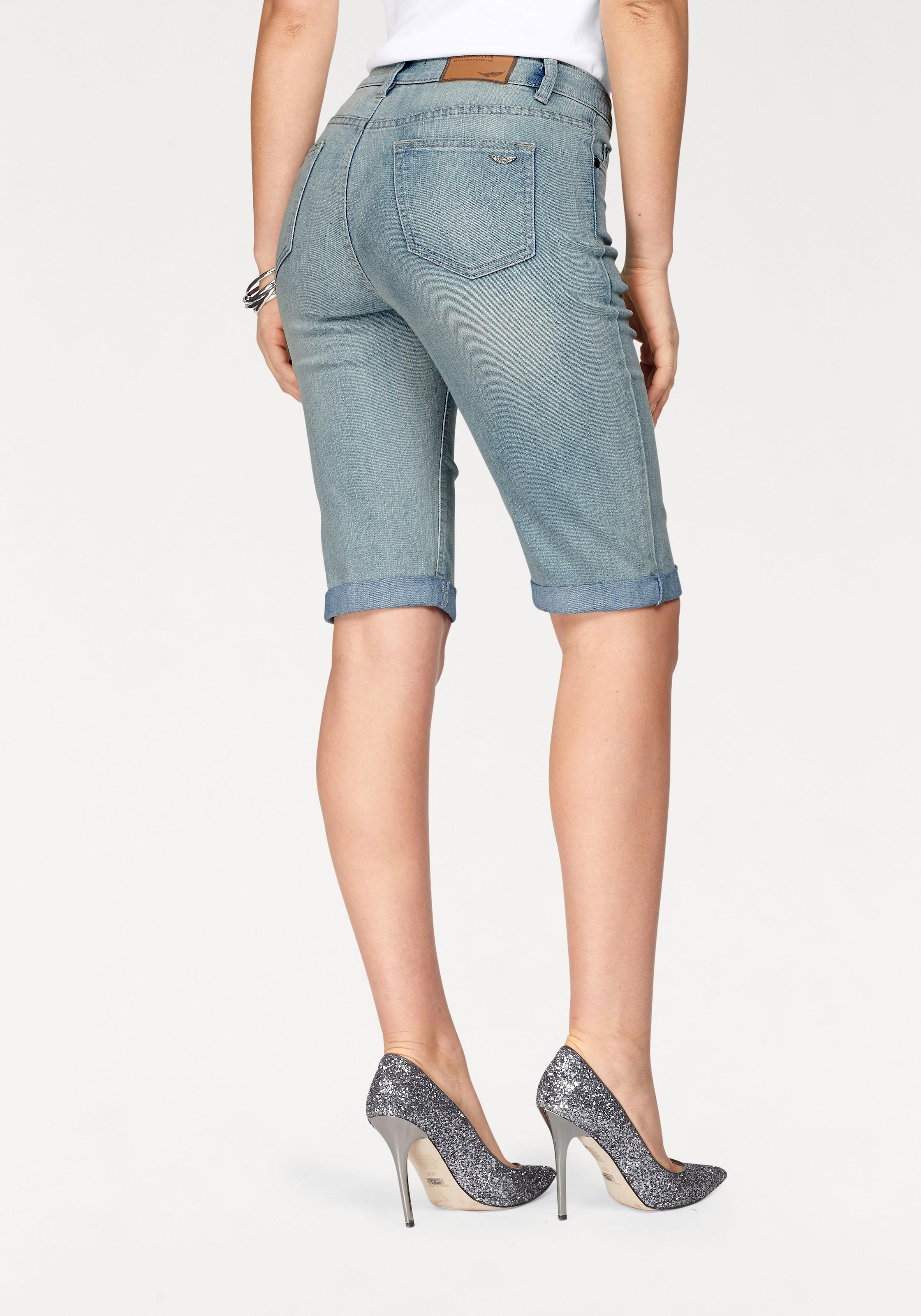 Arizona Jeansbermudas, schmale Passform, krempelbarer Saum, Usedwaschung, hohe Leibhöhe
