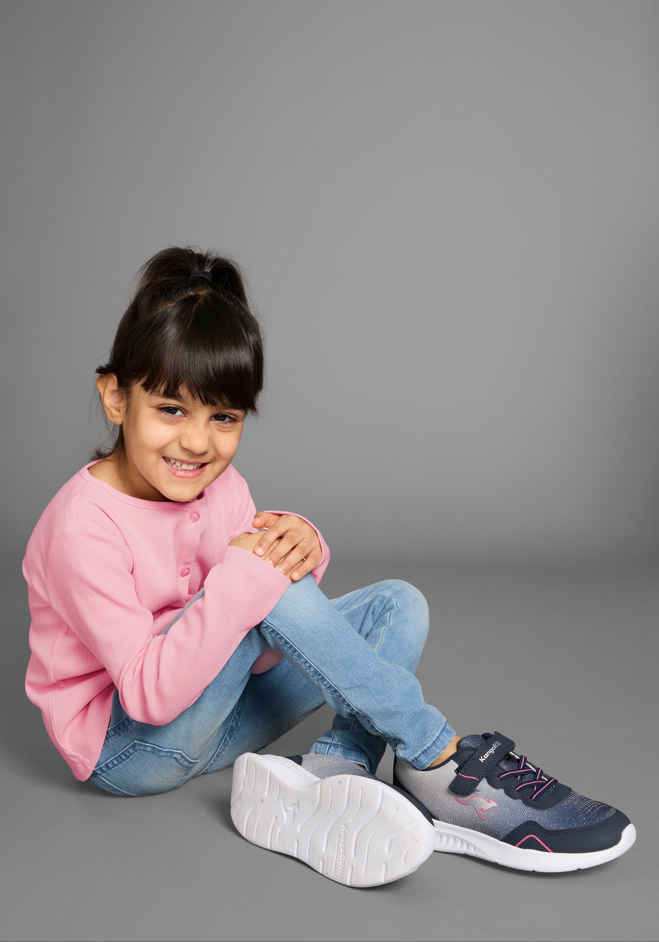 KIDSWORLD Sweatjacke »Shirtjacke aus weichem Rippmaterial« Feine Shirtjacke für jeden Anlass