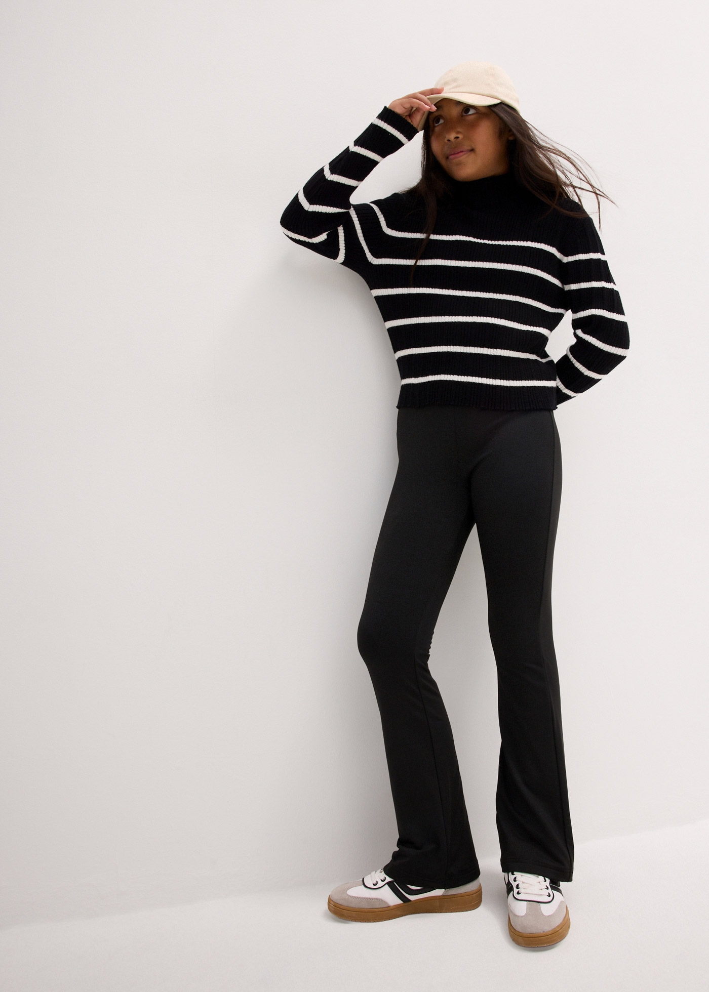 bonprix Thermohose »Ausgestellte Jerseyhose mit angerauter Innenseite«  mit angerautem Innenmaterial, mit Gummizug, ausgestellte Passform