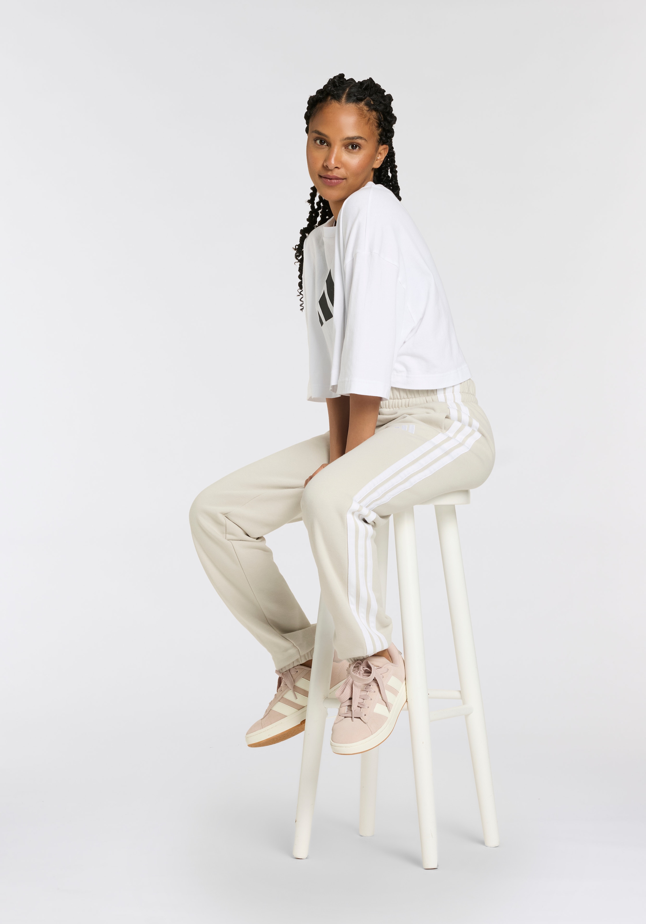 adidas Sportswear Sneaker »GRAND COURT ALPHA«  inspiriert vom Design des adidas campus 00