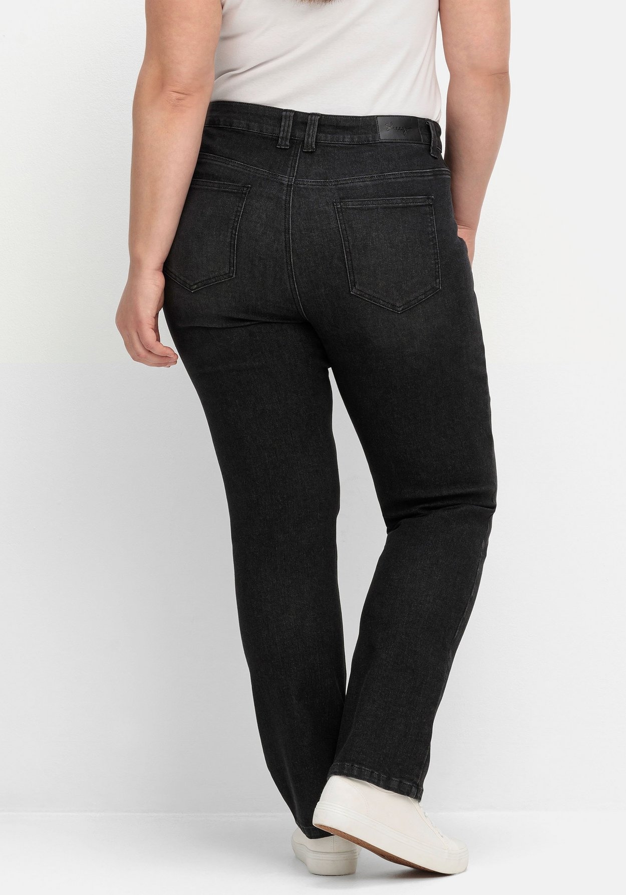 Sheego Stretch-Jeans »Gerade Jeans mit funktionellen TruTemp365® Fasern«, mit funktionellen TruTemp365® Fasern