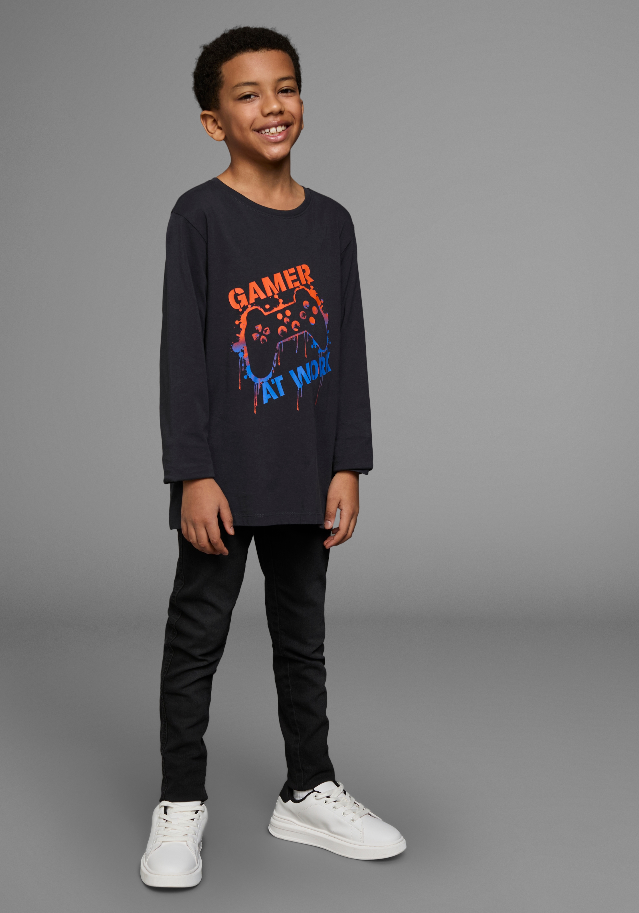 KIDSWORLD Langarmshirt »GAMER AT WORK«, langärmlig, aus Baumwolle, aus Jerseystoff