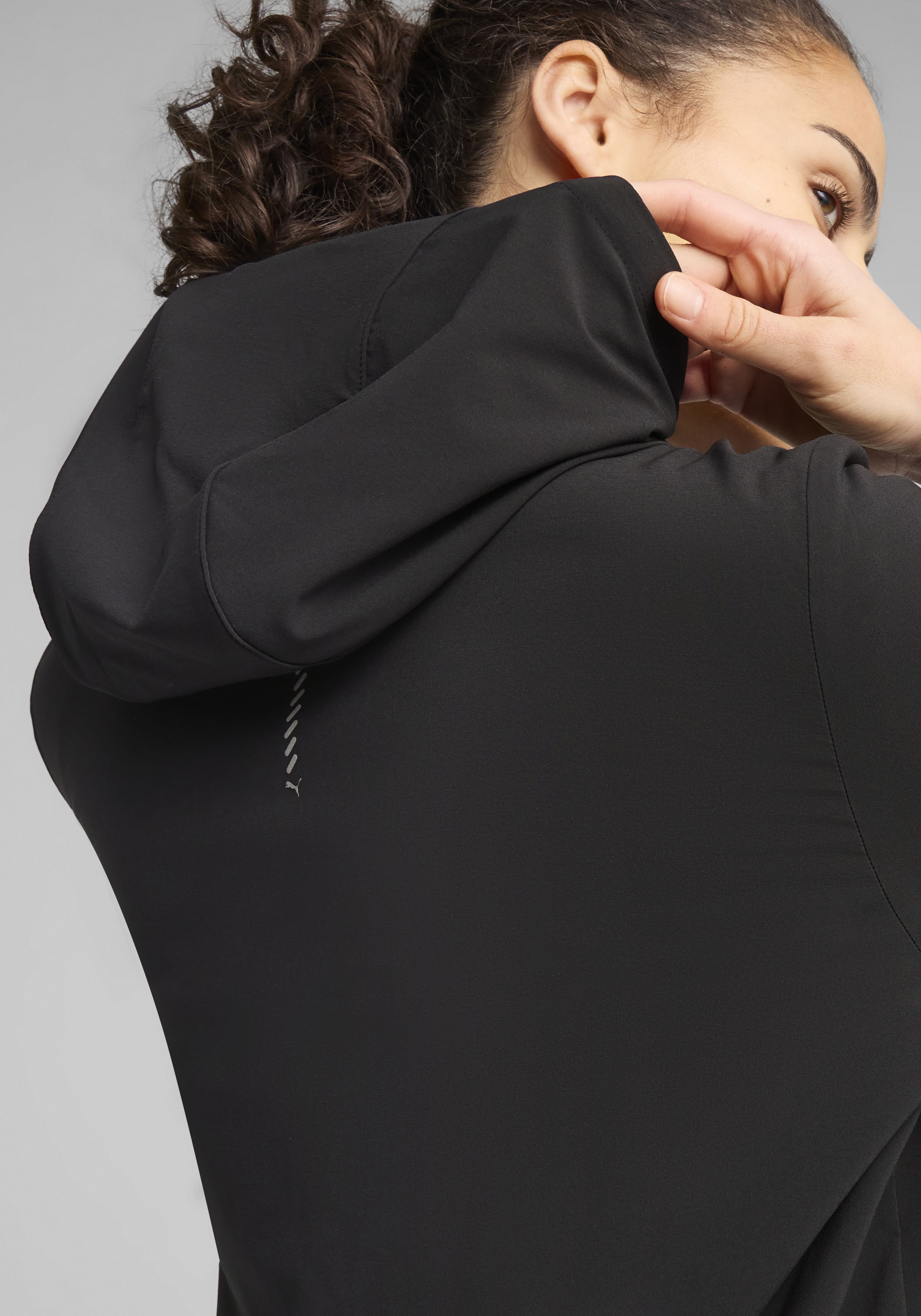 PUMA Laufjacke »RUN VELOCITY WOVEN JACKET W« ohne Kapuze mit Taschen, DryCELL Technologie, atmungsaktiv