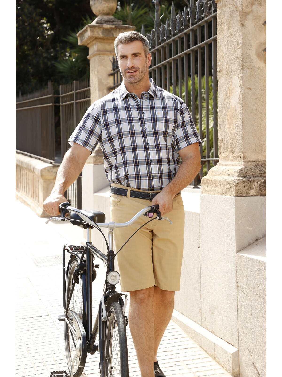 Charles Colby Shorts »Tiefbundbermuda BARON ARAN«