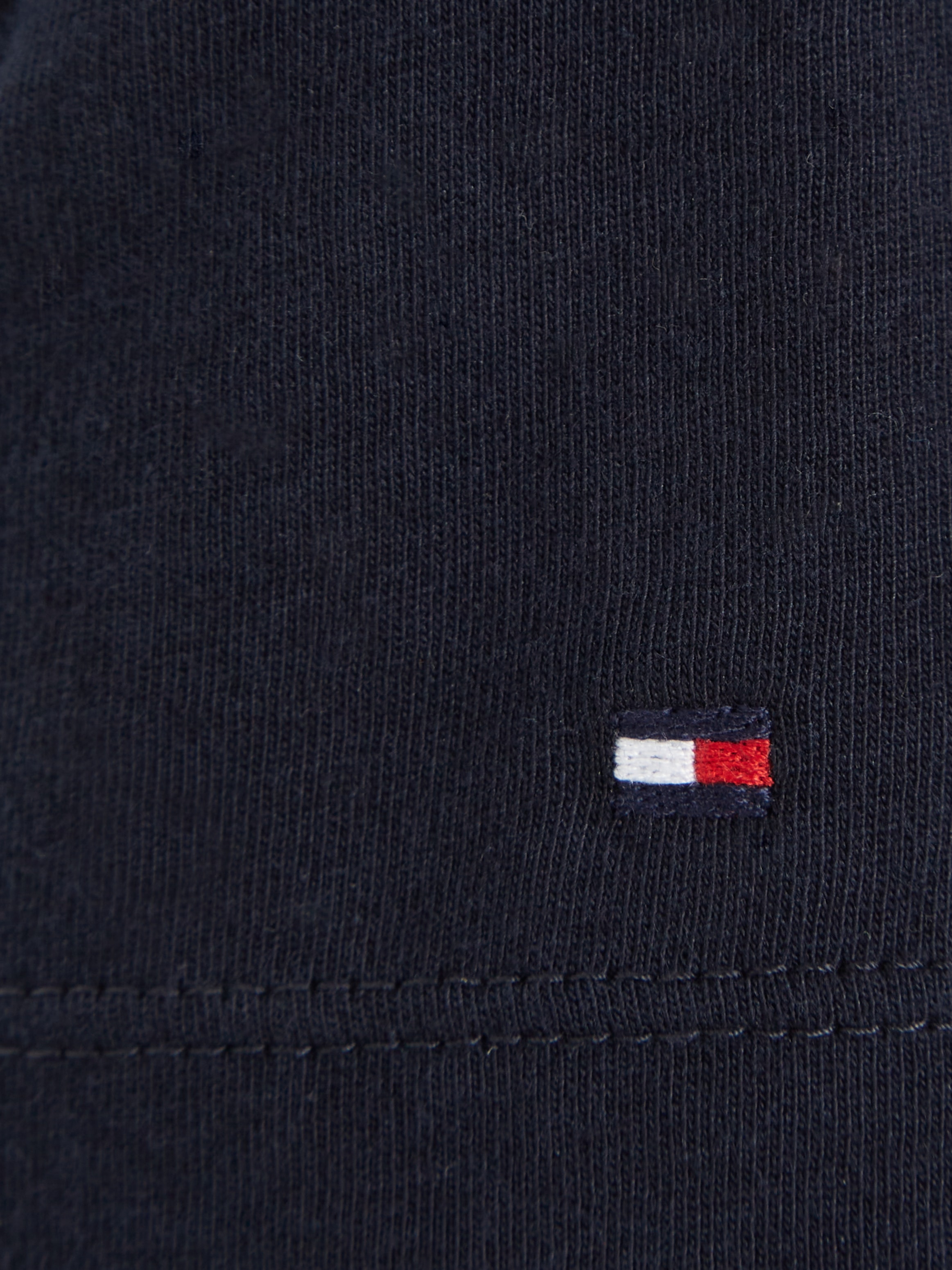 Tommy Hilfiger T-Shirt »MONOTYPE mit der S/S«, ♕ Logoschriftzug TEE bei Hilfiger- Brust auf modischem
