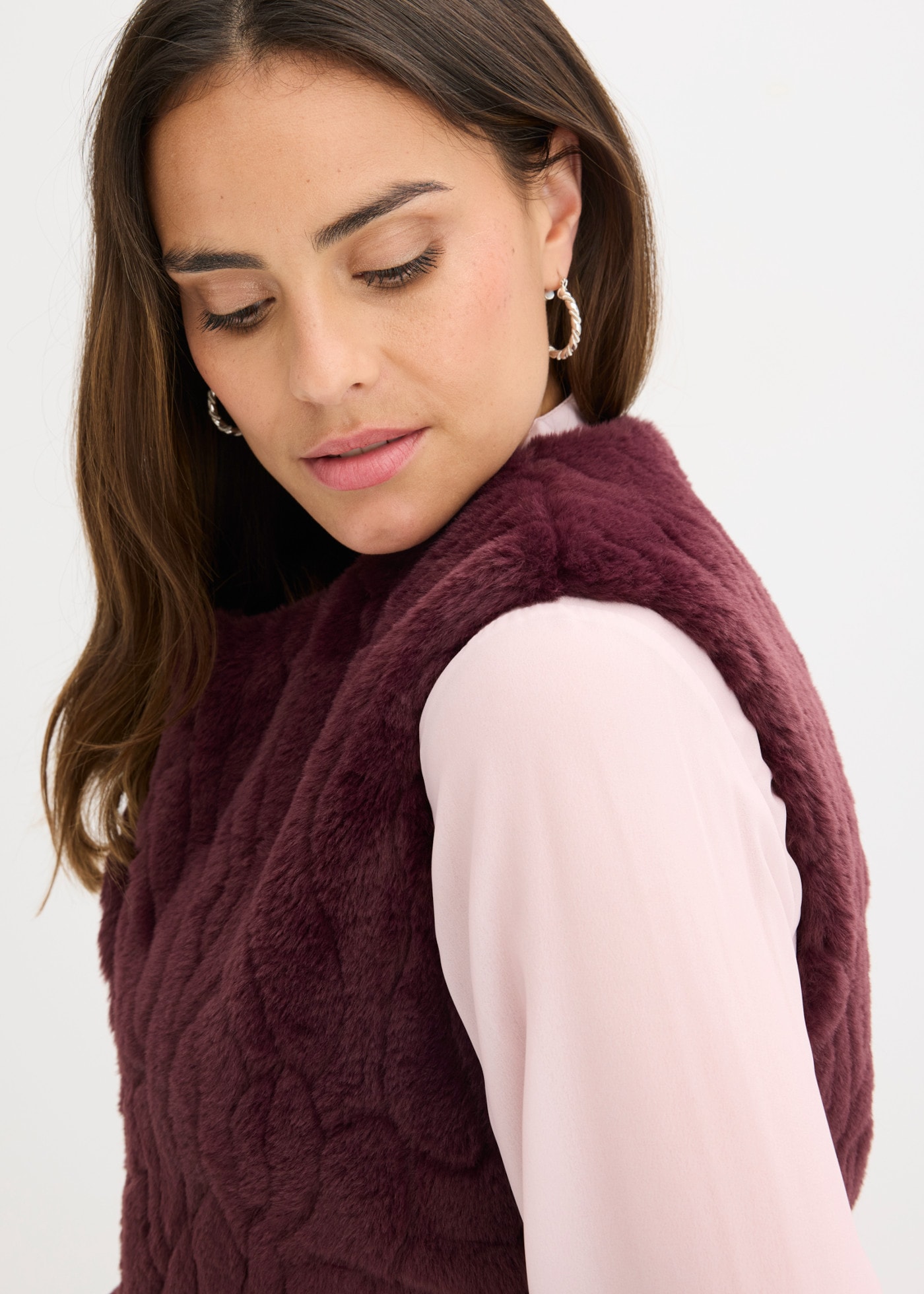 bonprix Fellimitatweste mit gerader Passform, aus Polyester