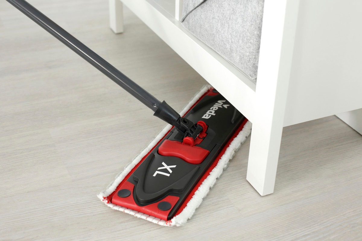 Vileda Bodenwischer-Set »Ultramax XL Box + XL Sensitiv Bezug«, (Set, 3 St., 3tlg. Stiel, extragroßem Wischbezug, ULTRAMAX Eimer mit Powerpresse), 20 % längere Wischerplatte (42 cm) für eine schnellere Reinigun