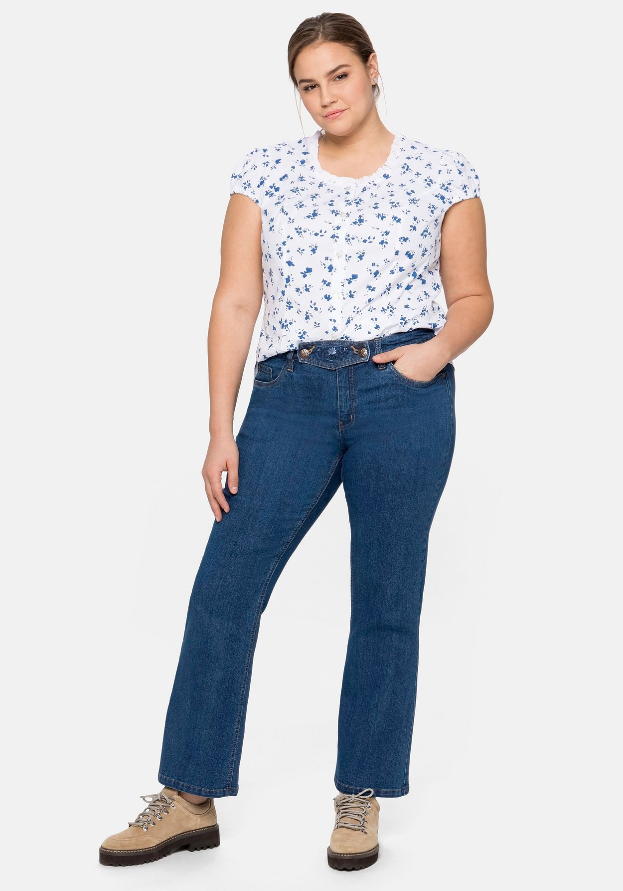 Sheego Trachtenbluse »Trachtenbluse mit schmaler Rüsche und Puffärmeln«