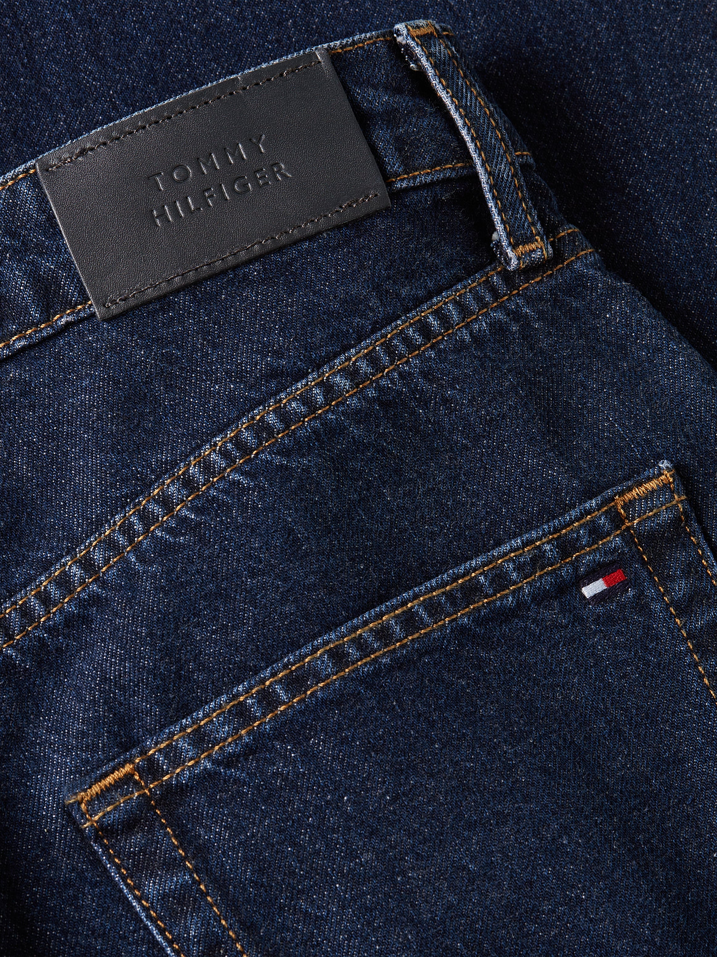 Tommy Hilfiger Loose-fit-Jeans »LOOSE STRAIGHT RW CLER«, mit Tommy Hilfiger Logo-Badge