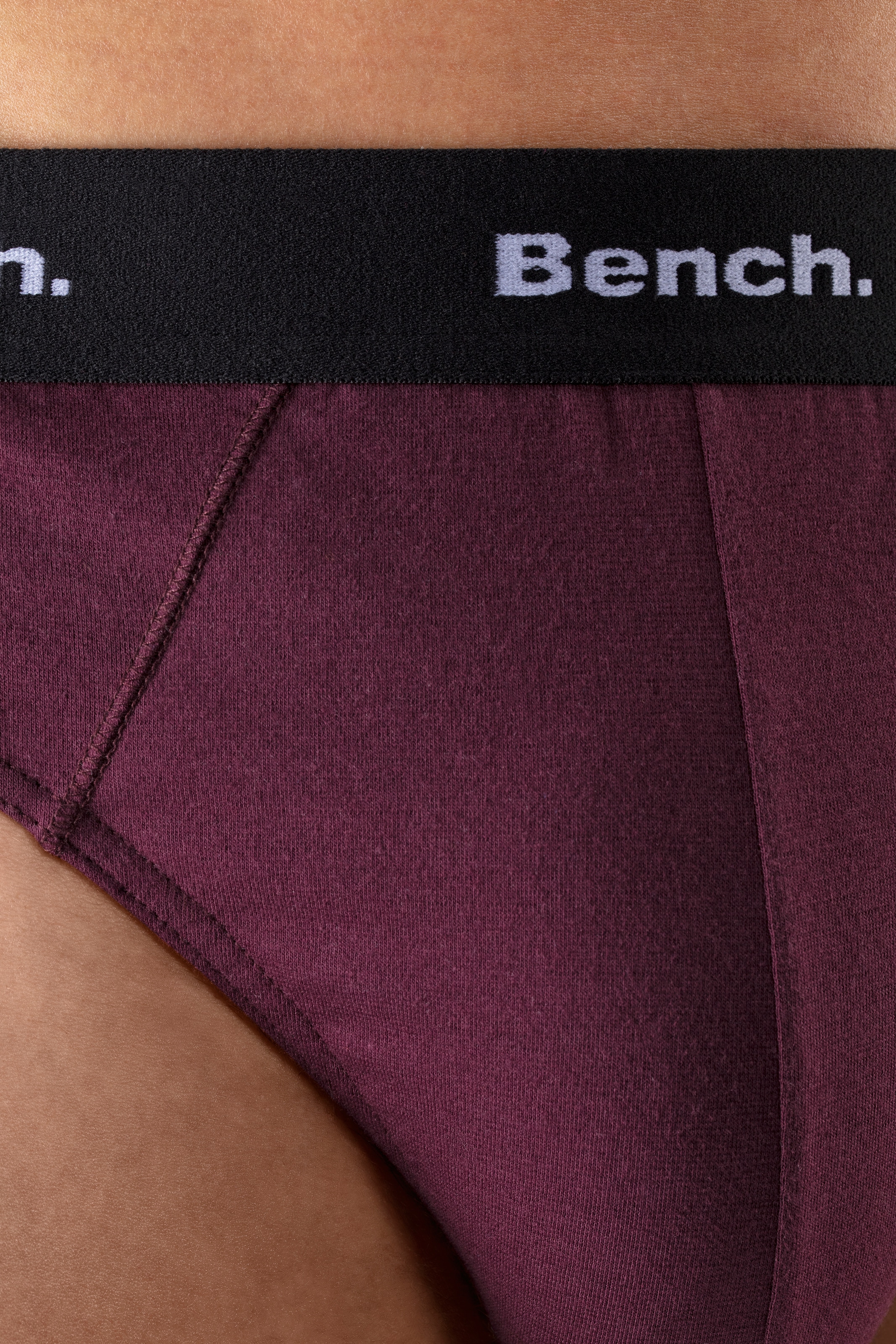 Bench. Slip, (Packung, 4 St.), mit kontrastfarbigem Webbündchen bei ♕ | Boxer anliegend
