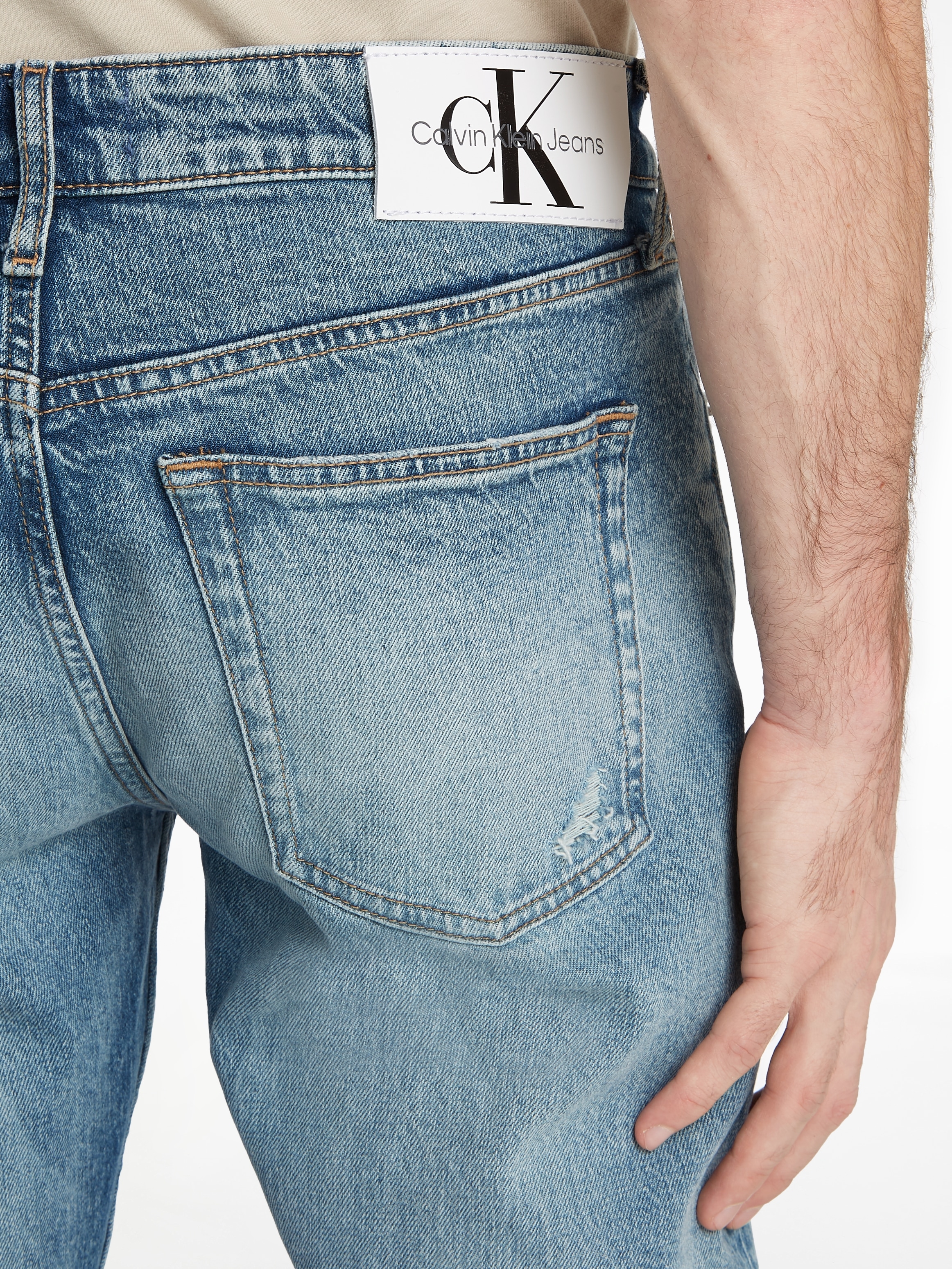 Calvin Klein Jeans Leder-Badge TAPER«, Tapered-fit-Jeans bei mit ♕ »SLIM