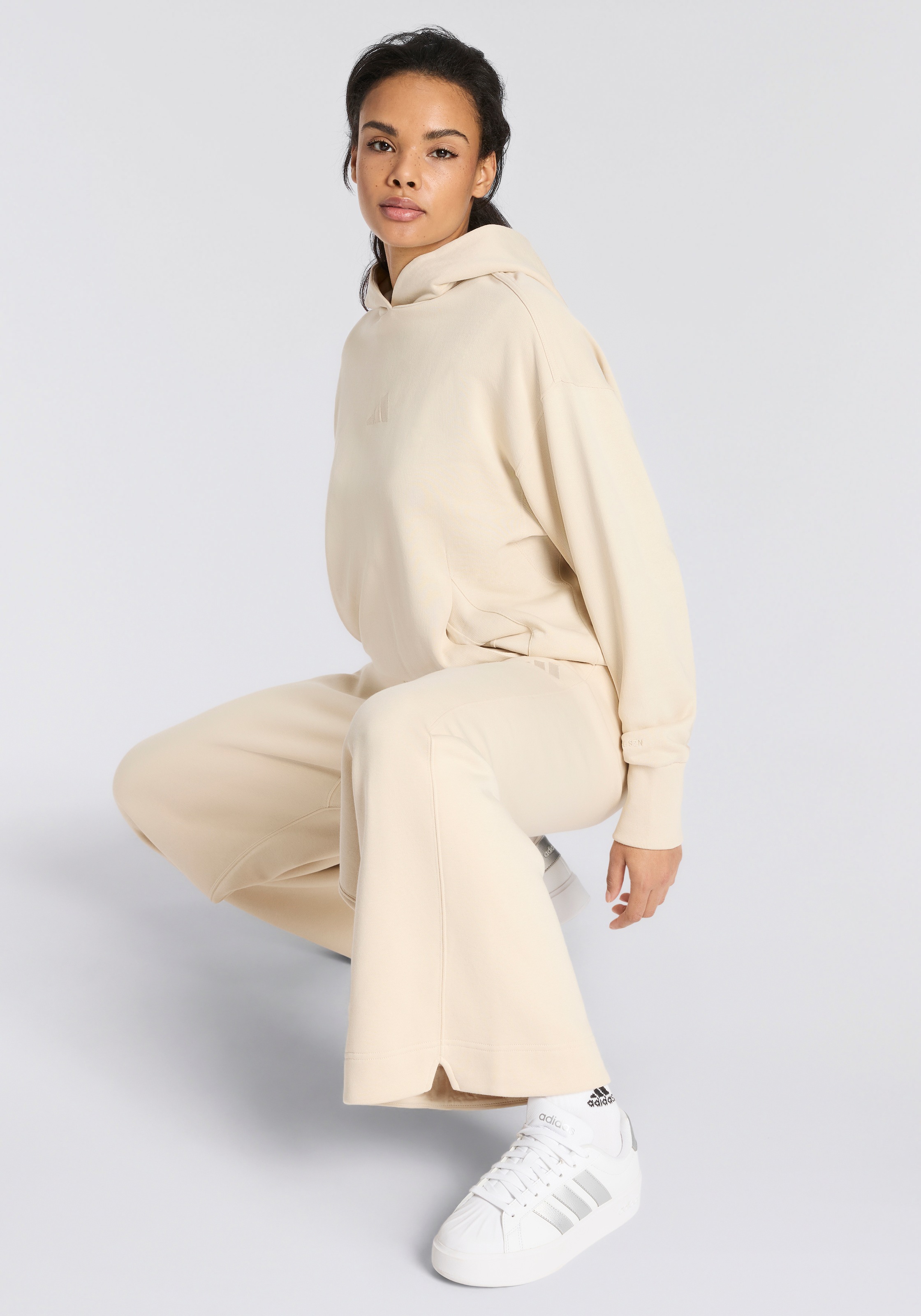 adidas Sportswear Kapuzensweatshirt »W ALL SZN FT HD«
