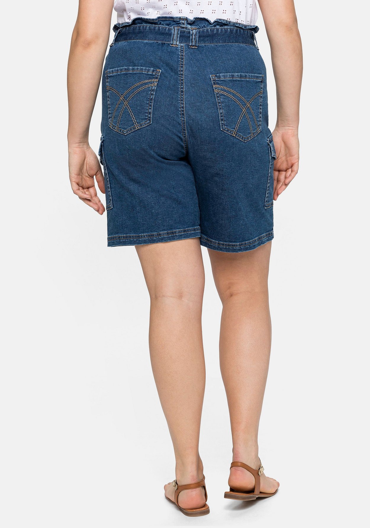Sheego Jeansbermudas »Jeans-Shorts mit High-Waist-Bund und Gürtel«