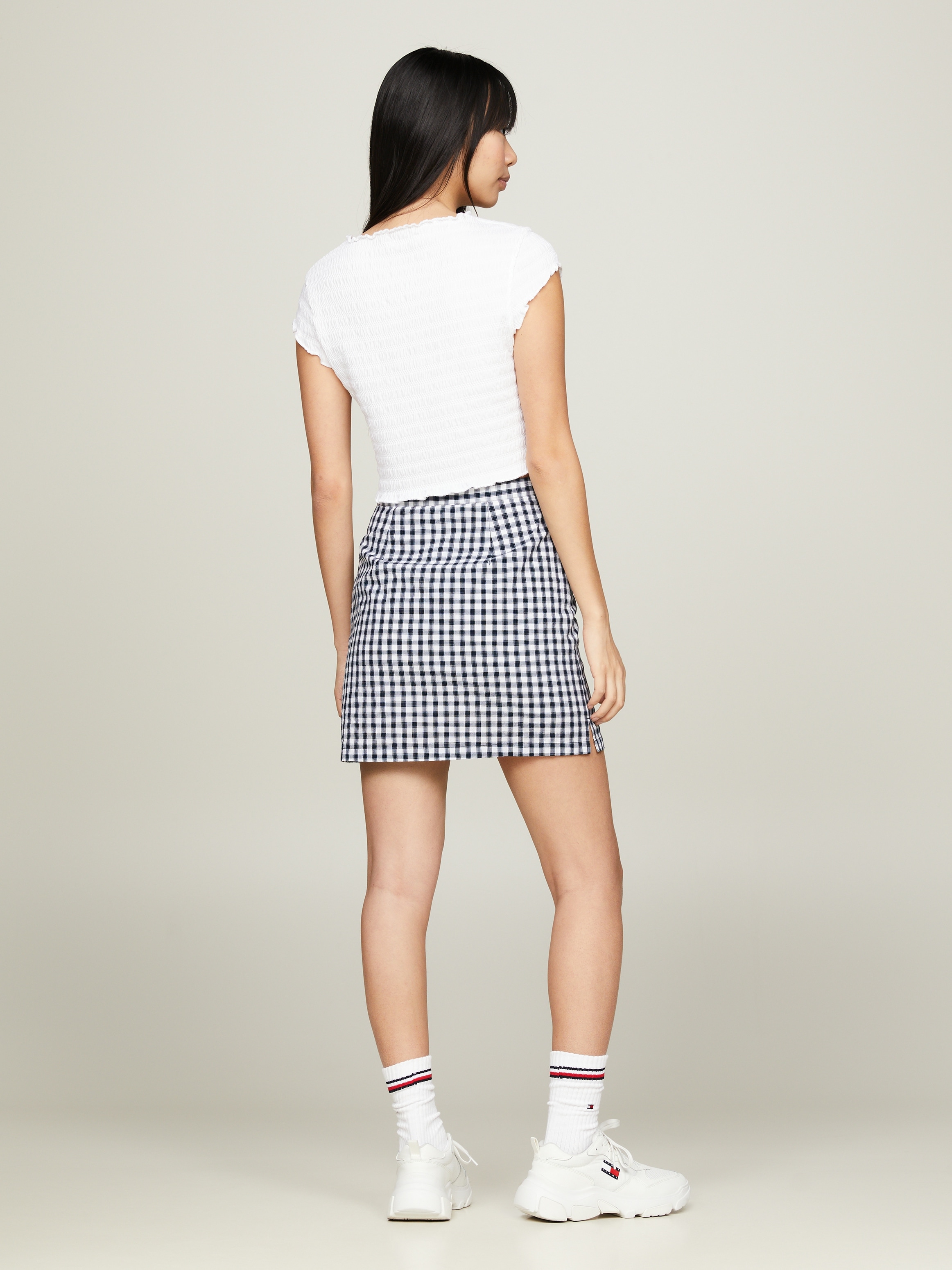Tommy Jeans Rundhalsshirt »TJW SLIM SMOCK TEE«, allover gesmokt