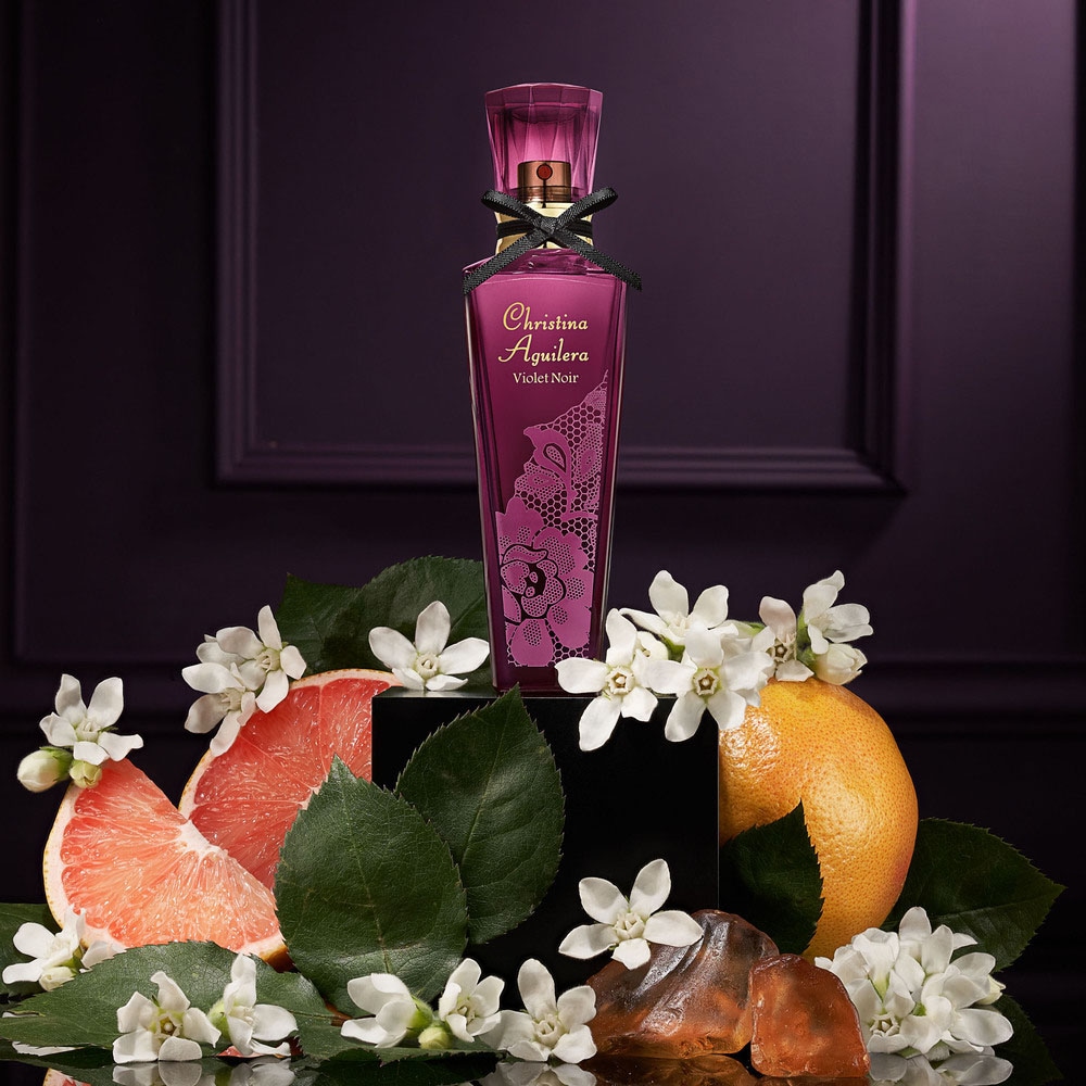 Christina Aguilera Eau de Parfum »VIOLET NOIR EDP« mit prickelnden Früchten