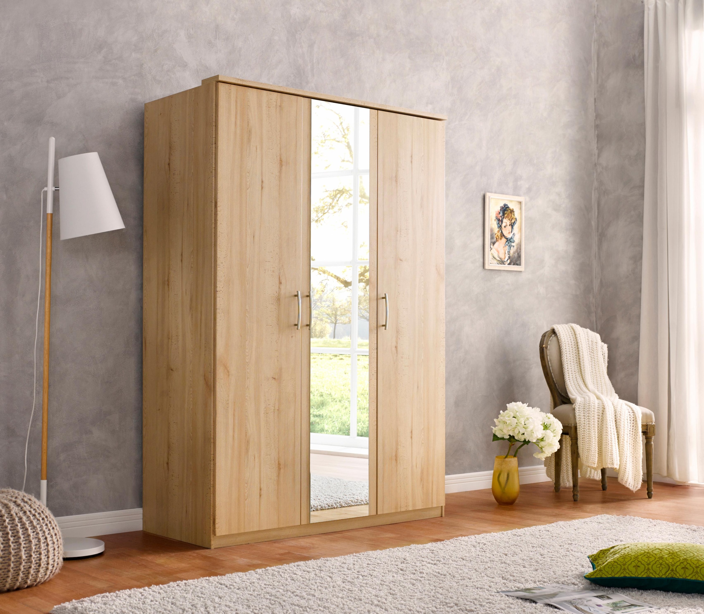 priess Kleiderschrank »Husum« mit dekorativen Kranz, wahlweise mit Schubkästen