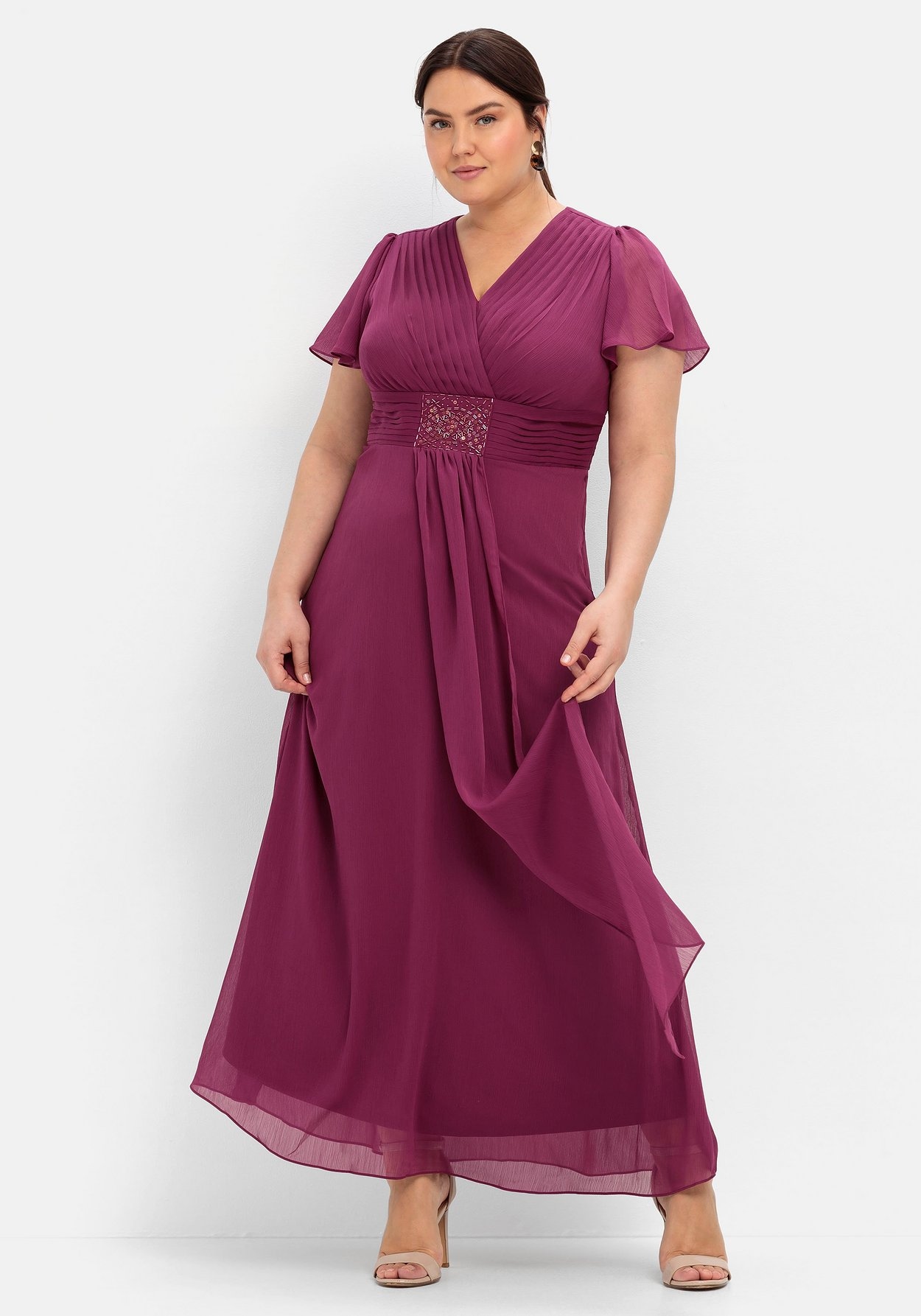 Sheego Abendkleid »Abendkleid mit Schmuckbrosche«