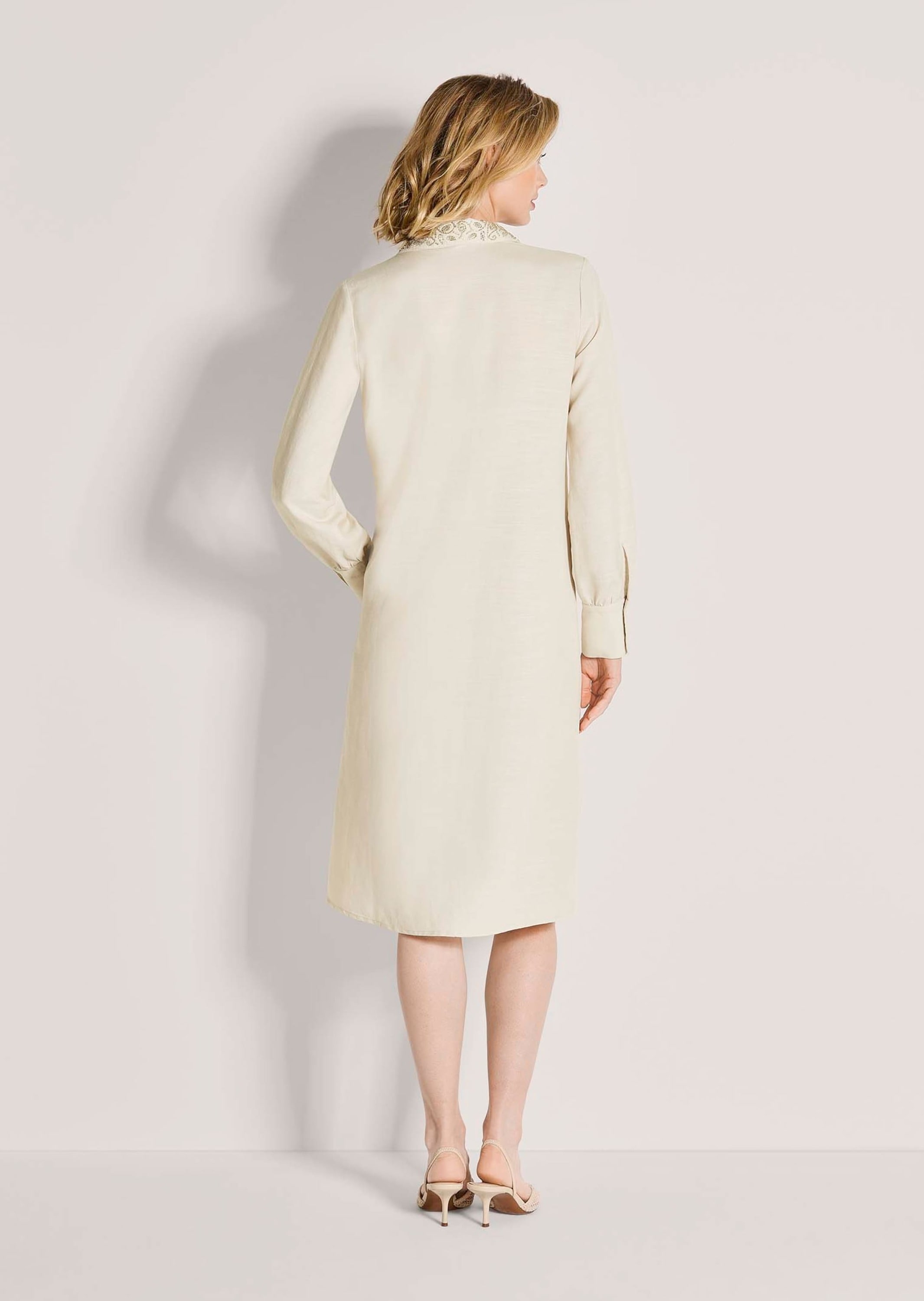 MADELEINE Sommerkleid »Midikleid Viskosekleid mit Stäbchen-Pailletten« Stäbchen-Pailetten