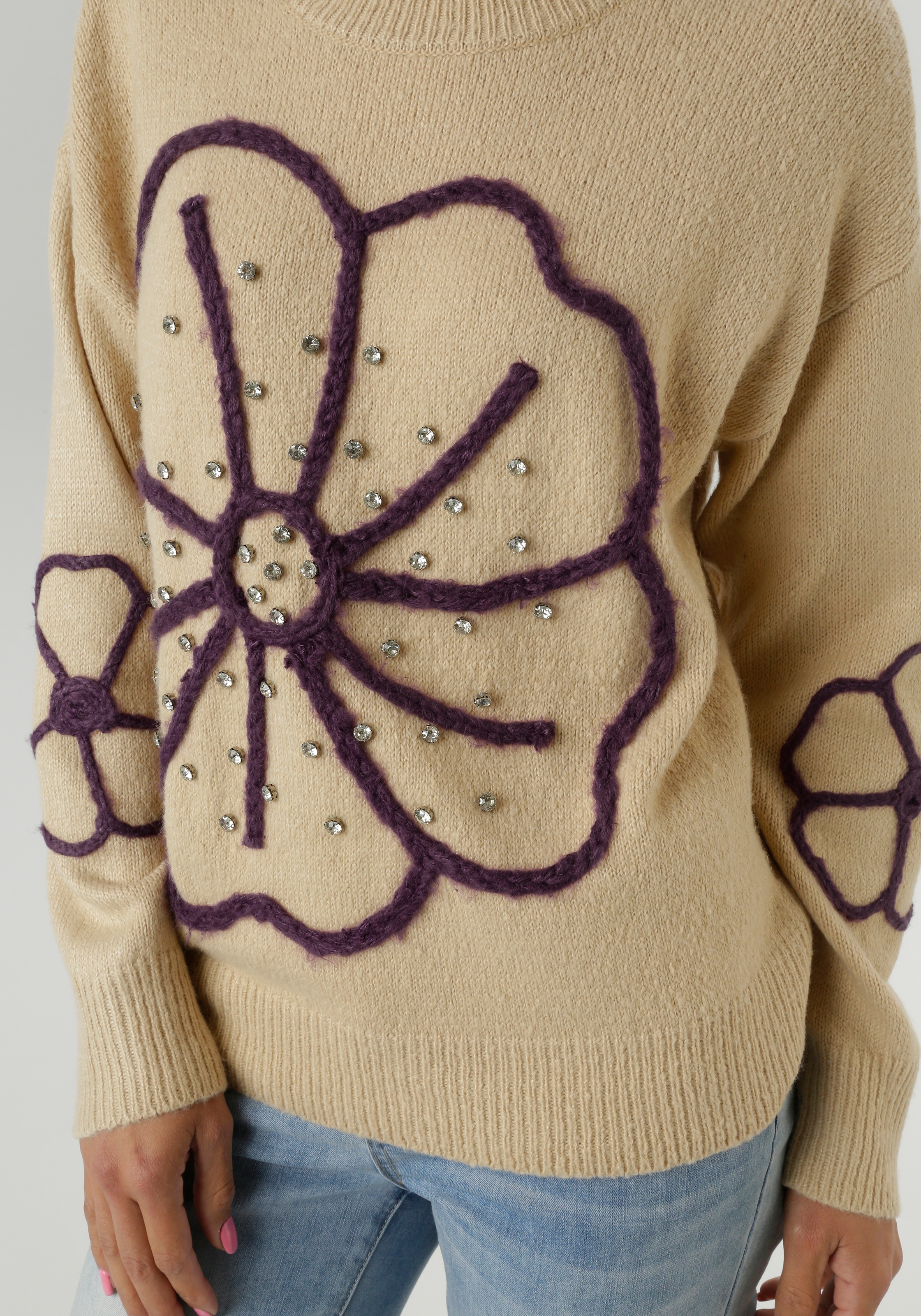 Aniston SELECTED Strickpullover vorne mit funkelnden Glitzersteinen verziert