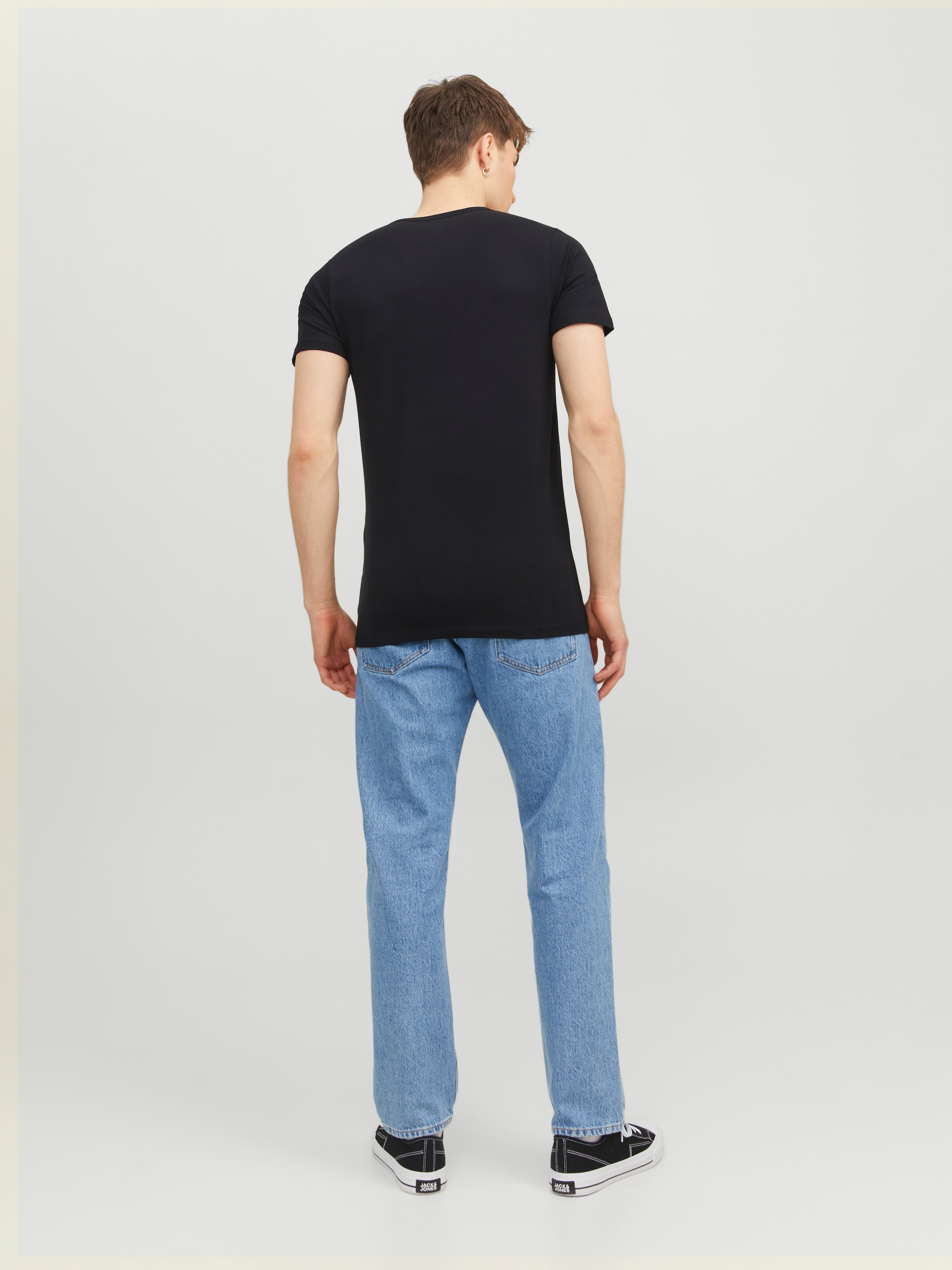 Jack & Jones T-Shirt »JJEBASIC mit schmaler Passform für jeden Tag« unifarben, modisch, schmal, Baumwollmischung, Rundhals