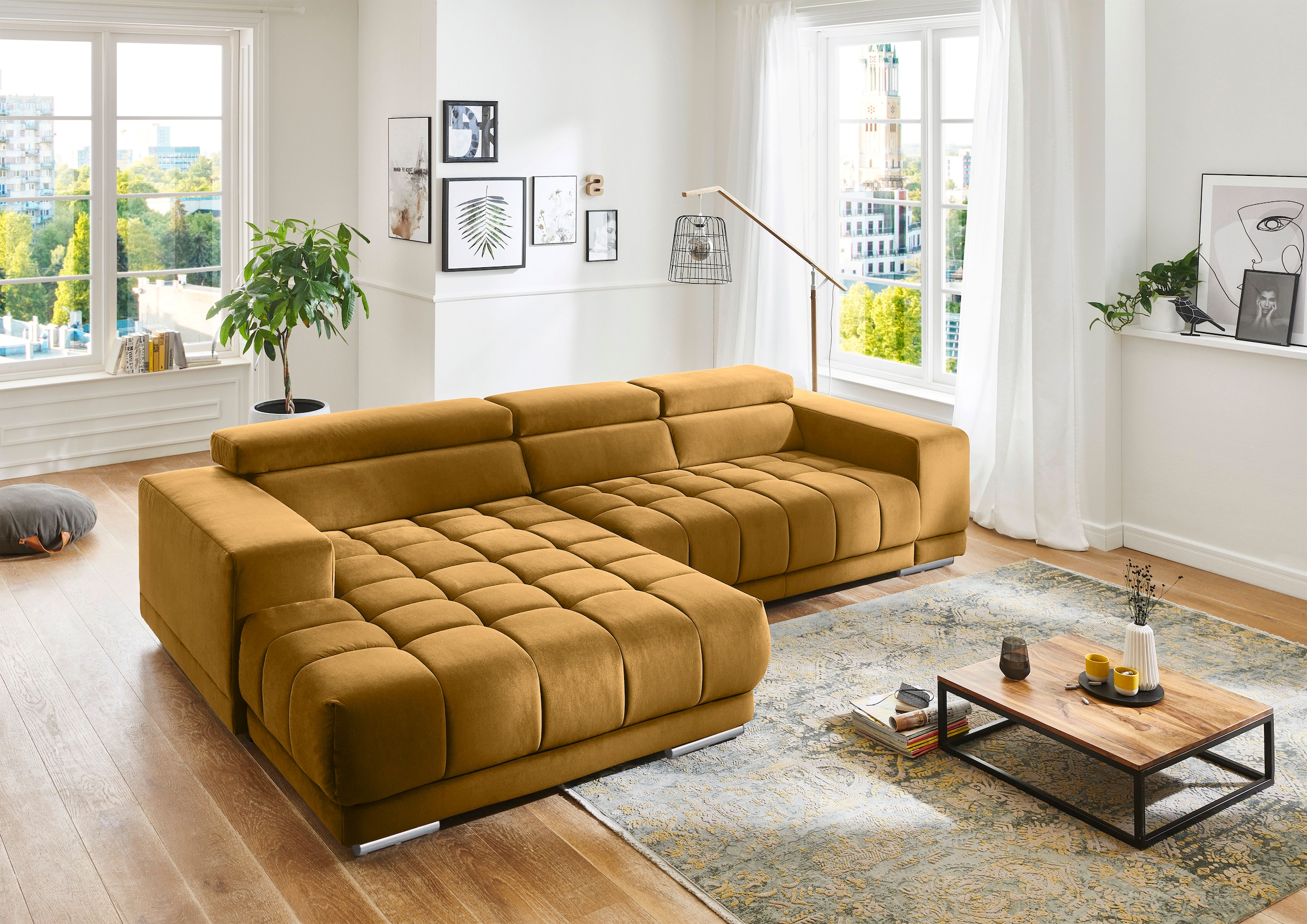 Die PlanBar Ecksofa »MP-IN15053 L-Form extra breiter Schenkel«, mit Kopfteilverstellung, wahlweise mit manueller Vorziehbank