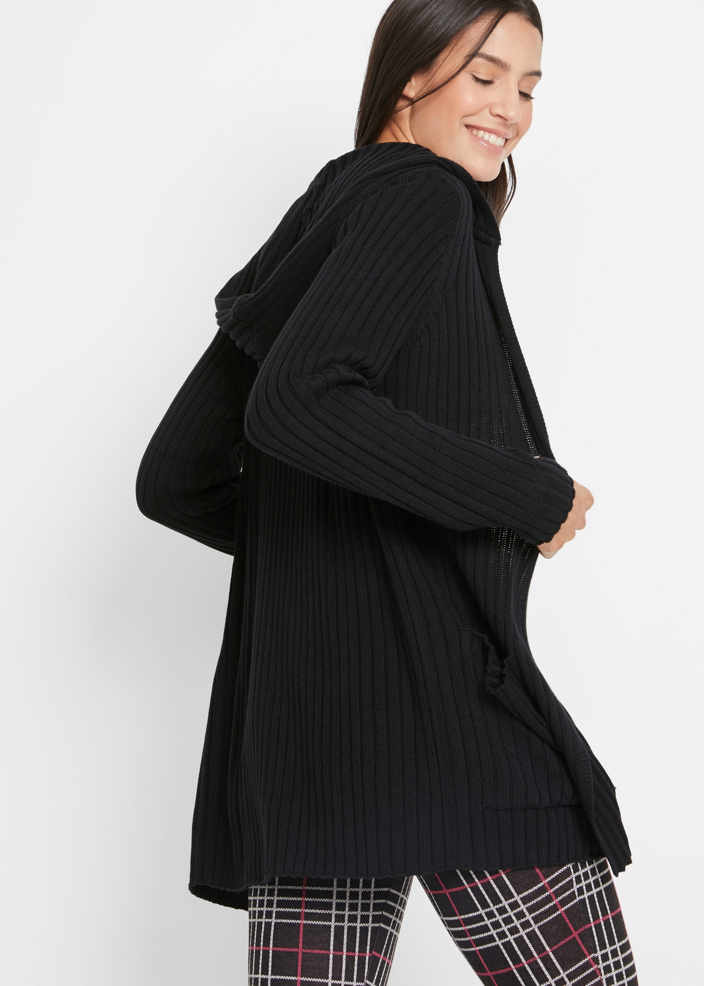 bonprix Strickjacke lockere Passform, mit Kapuze, mit aufgesetzten Taschen