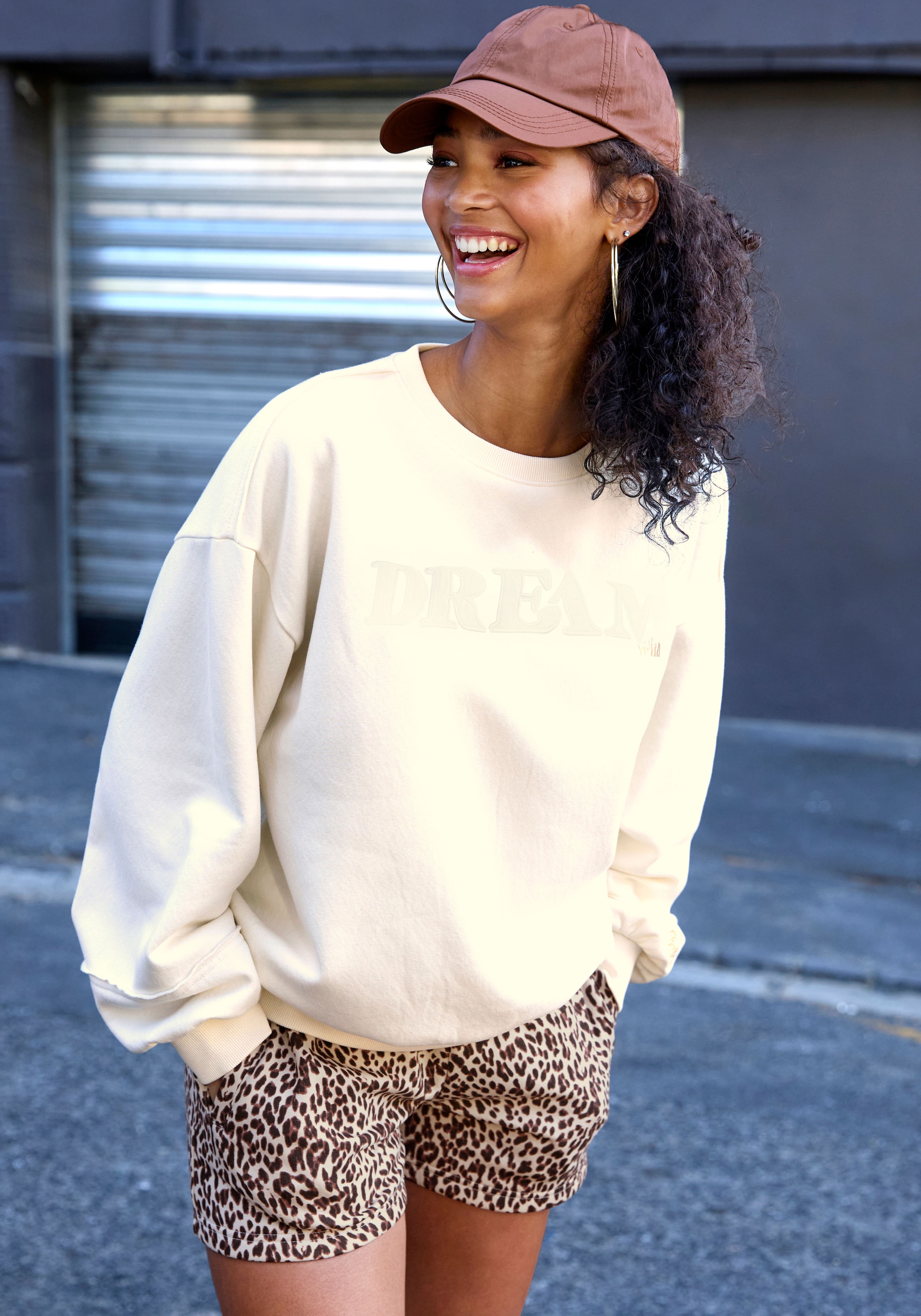 Buffalo Sweatshorts, mit aufwendiger Logostickerei